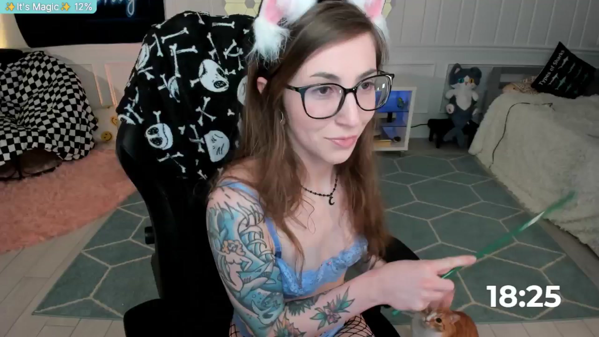 Gallery image thumbnail from TheSharkQueen's myfreecams stream on, 06/20/2025, 06:00 image 4 of 20