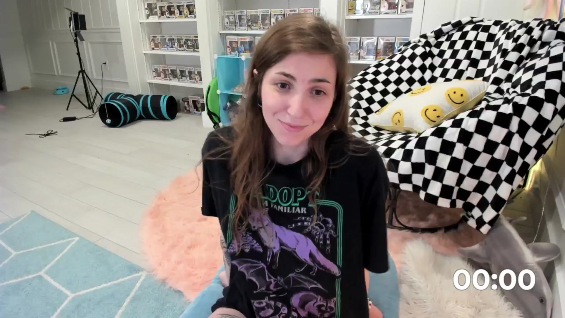 Gallery image thumbnail from TheSharkQueen's myfreecams stream on, 06/26/2025, 08:24 image 18 of 20