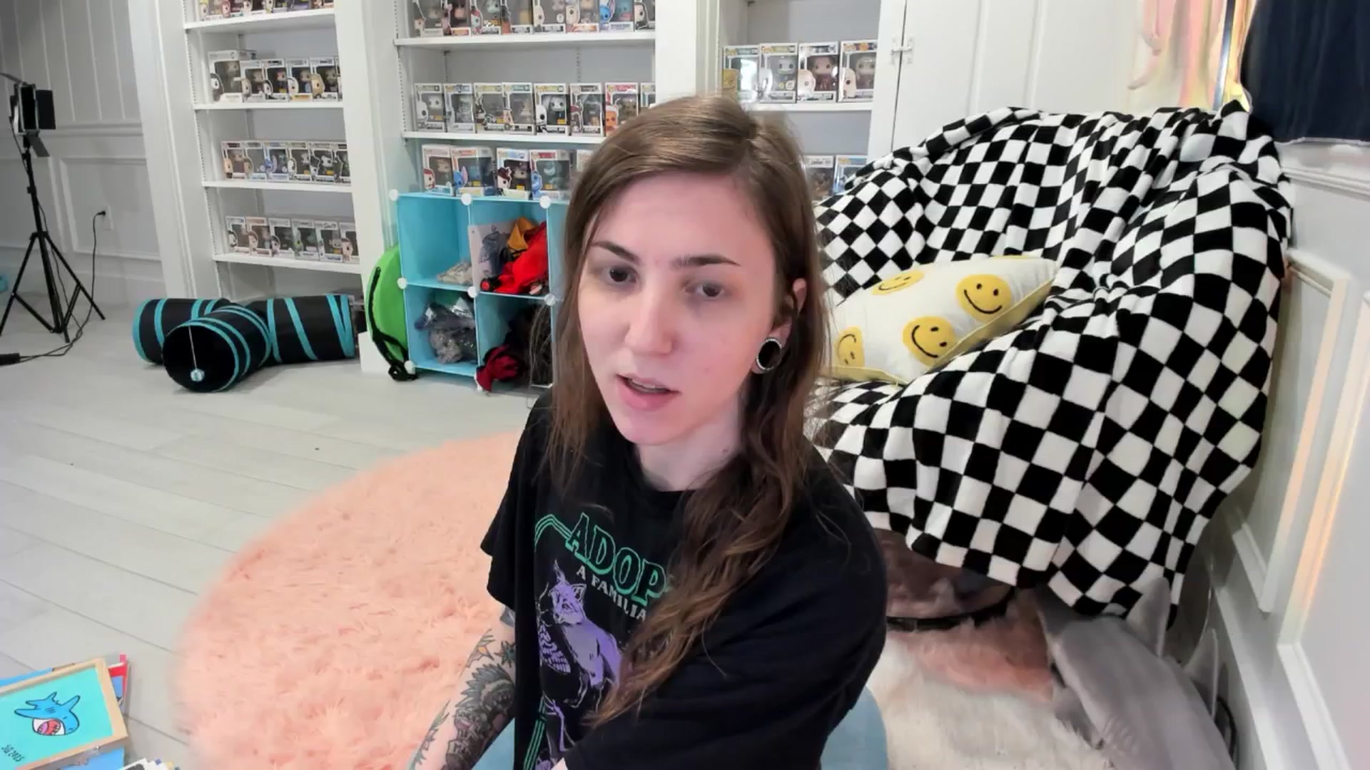 Gallery image thumbnail from TheSharkQueen's myfreecams stream on, 06/26/2025, 08:24 image 1 of 20