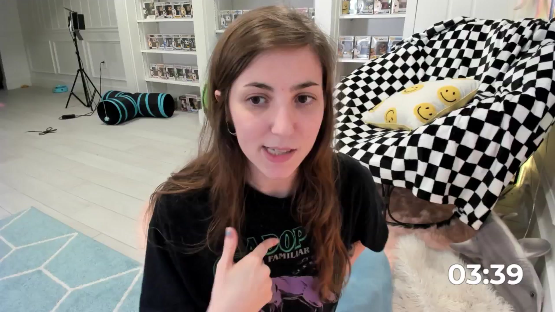 Gallery image thumbnail from TheSharkQueen's myfreecams stream on, 06/26/2025, 08:24 image 17 of 20