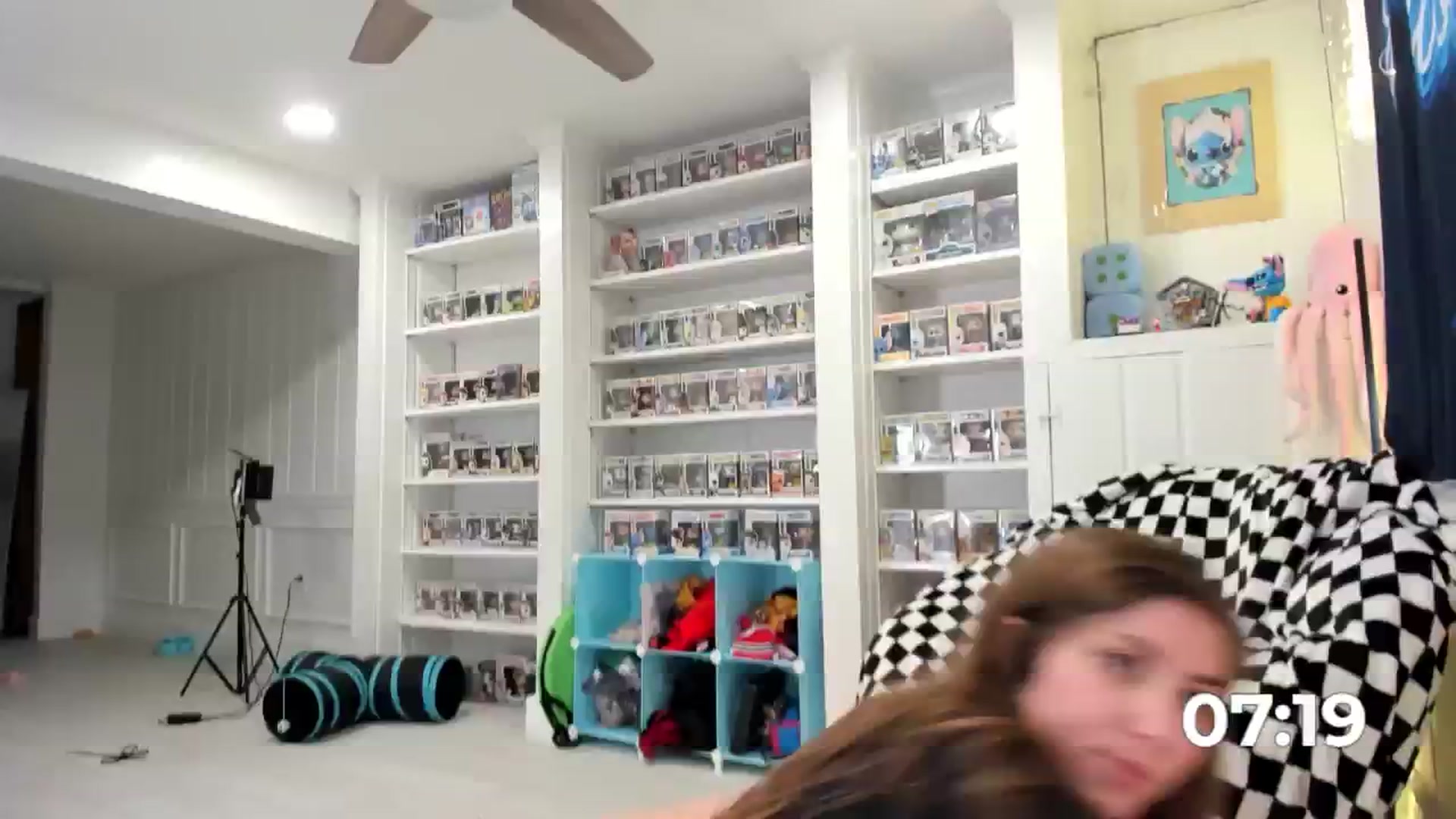 Gallery image thumbnail from TheSharkQueen's myfreecams stream on, 06/26/2025, 08:24 image 16 of 20