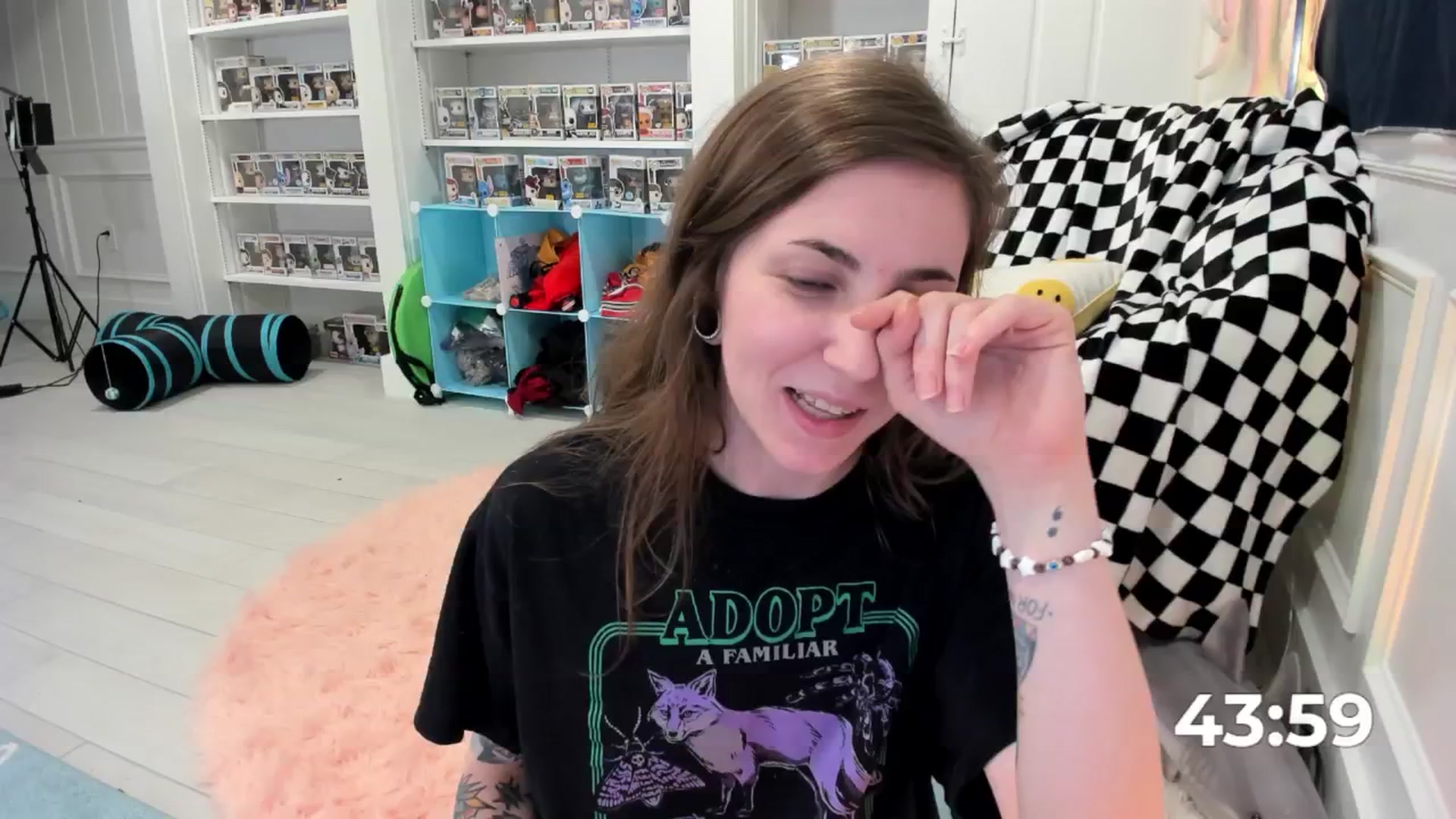 Gallery image thumbnail from TheSharkQueen's myfreecams stream on, 06/26/2025, 08:24 image 6 of 20