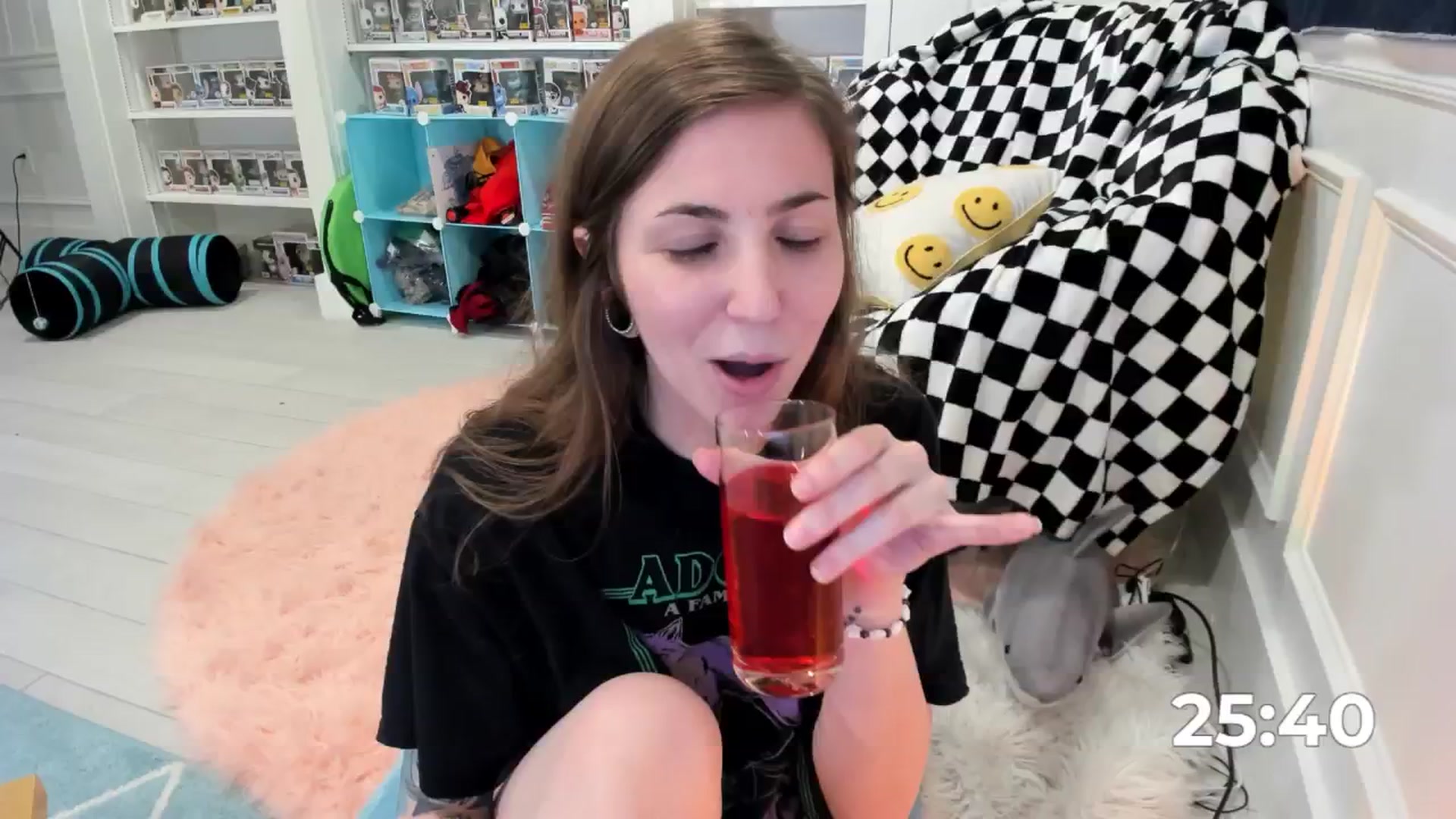 Gallery image thumbnail from TheSharkQueen's myfreecams stream on, 06/26/2025, 08:24 image 11 of 20