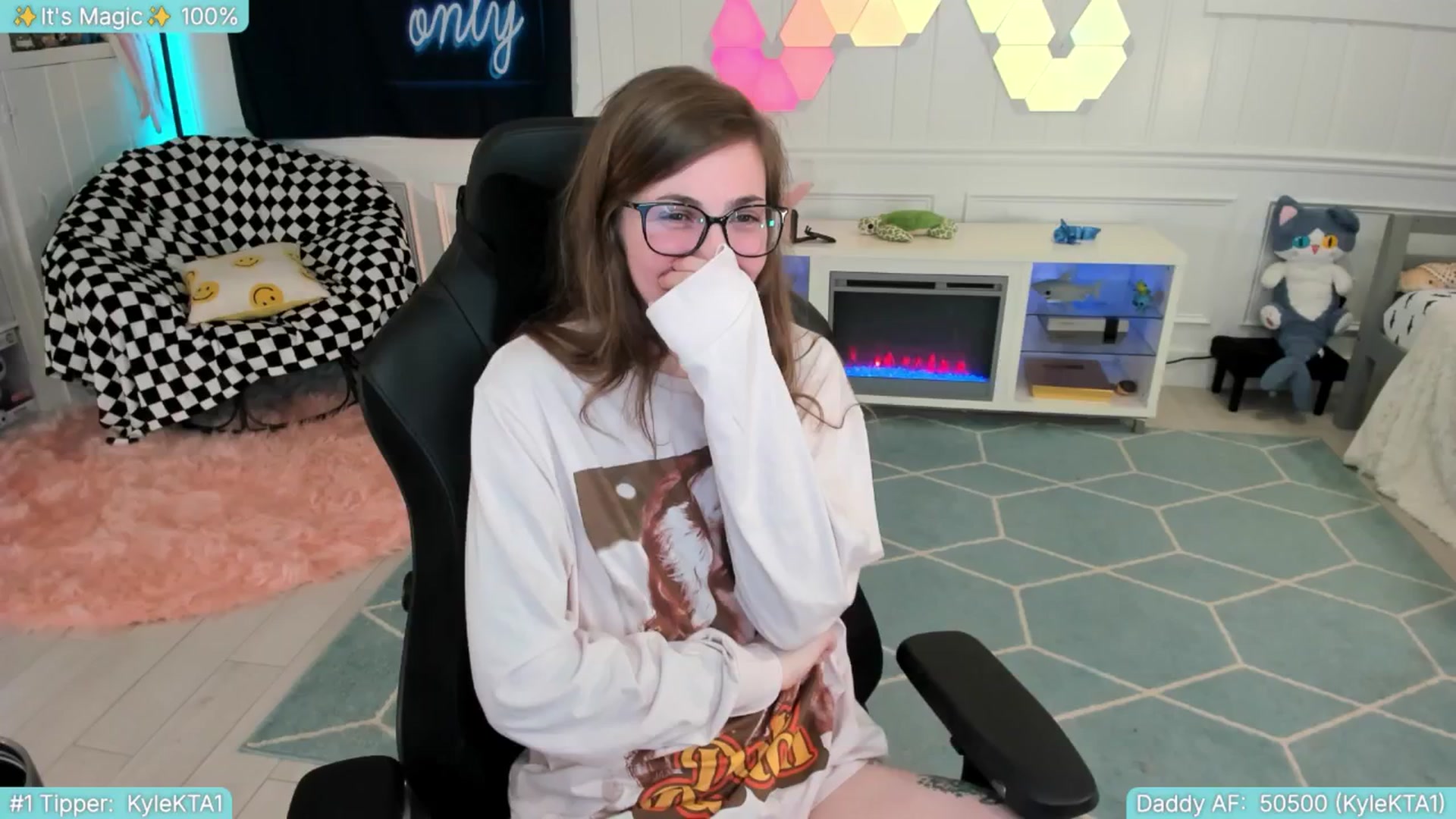 Gallery image thumbnail from TheSharkQueen's myfreecams stream on, 06/28/2025, 09:37 image 20 of 20