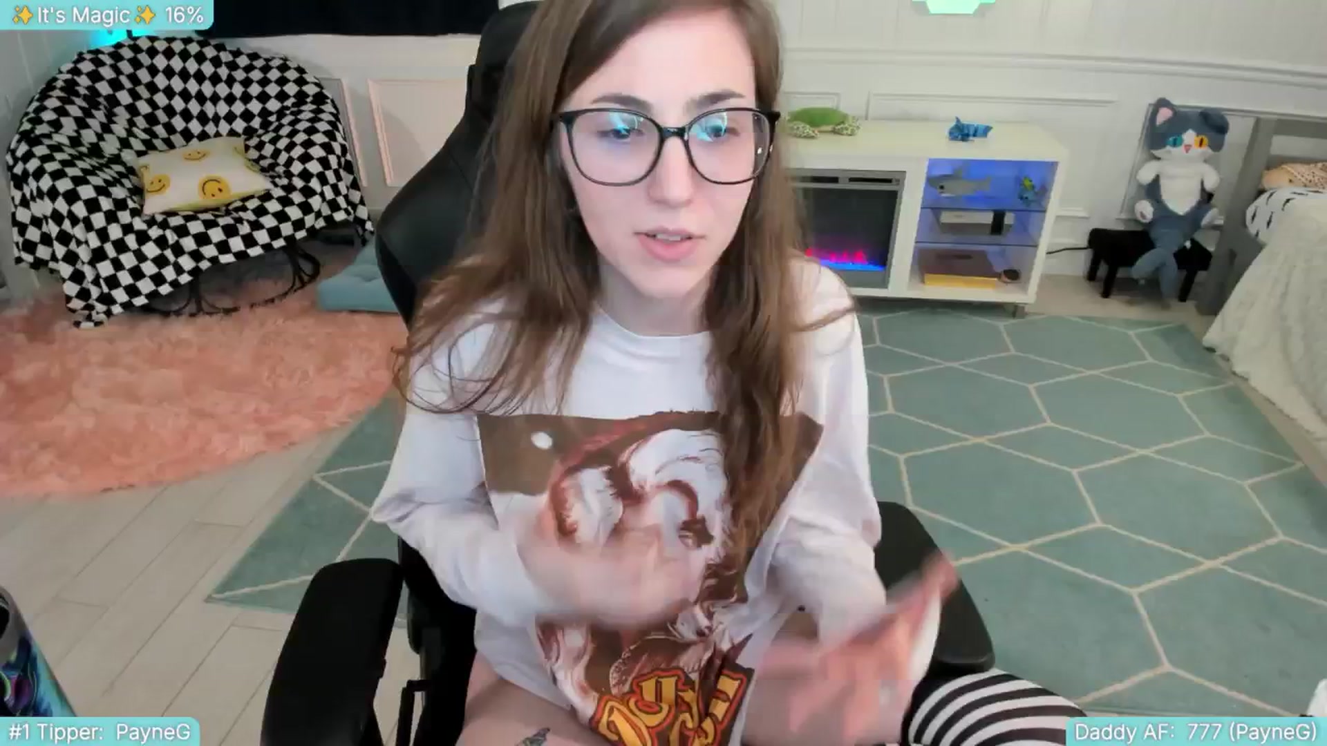 Gallery image thumbnail from TheSharkQueen's myfreecams stream on, 06/28/2025, 09:37 image 15 of 20