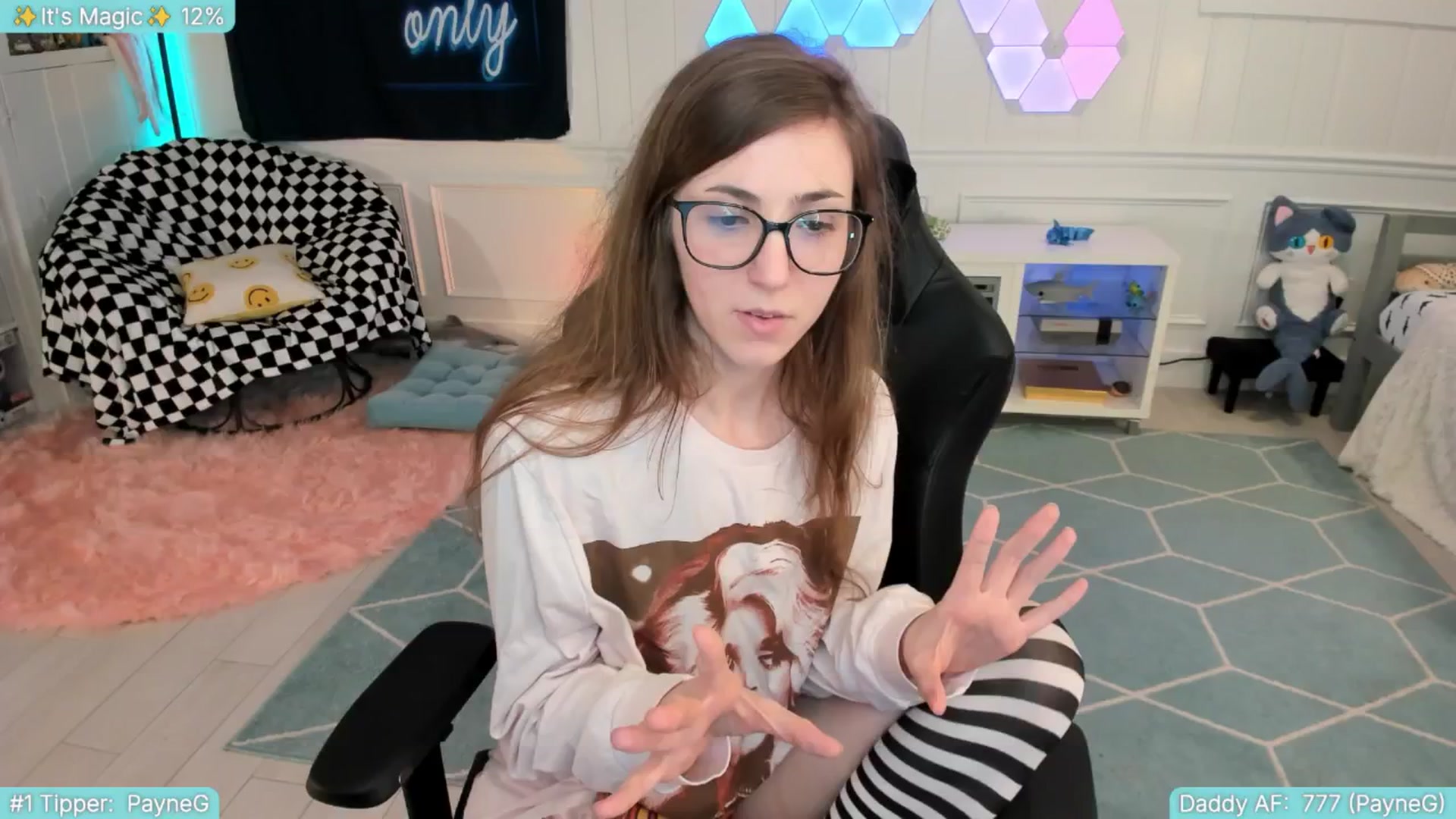 Gallery image thumbnail from TheSharkQueen's myfreecams stream on, 06/28/2025, 09:37 image 6 of 20