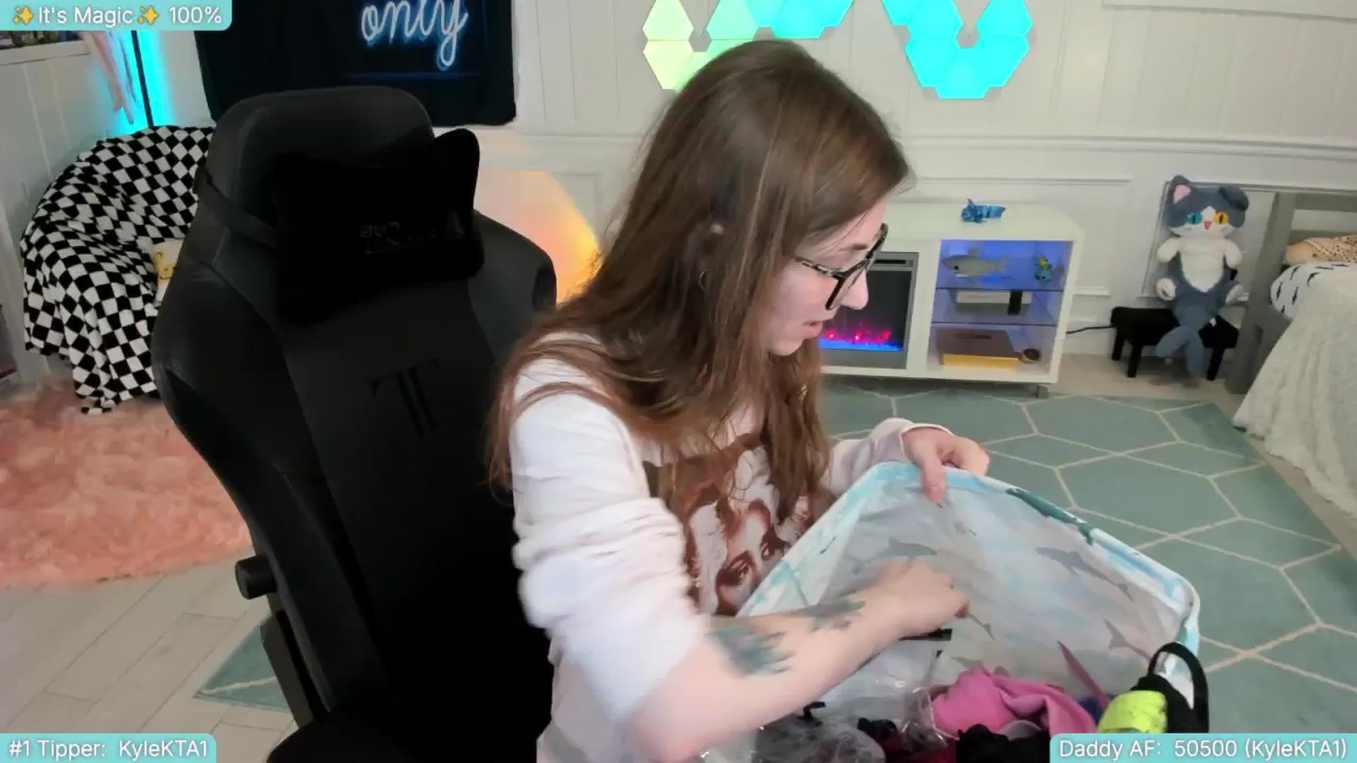 Gallery image thumbnail from TheSharkQueen's myfreecams stream on, 06/28/2025, 10:02 image 11 of 20