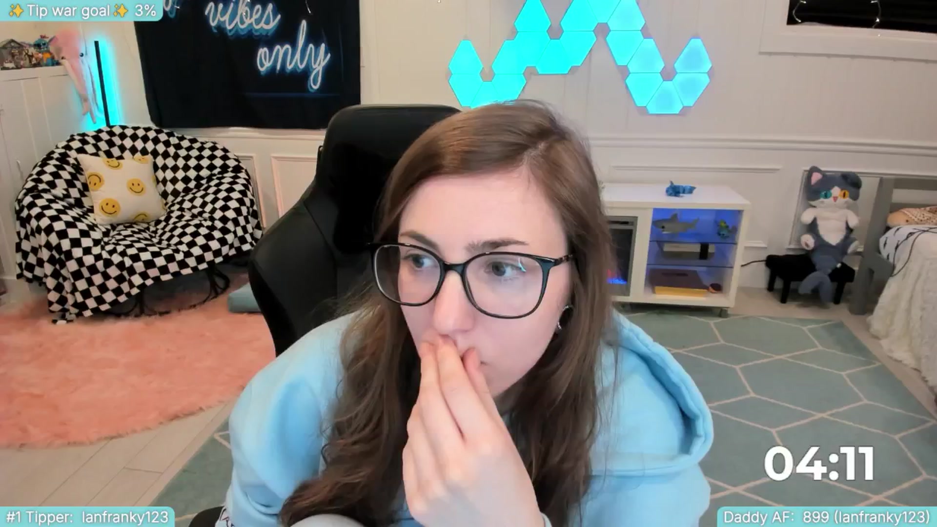 Gallery image thumbnail from TheSharkQueen's myfreecams stream on, 06/29/2025, 07:20 image 12 of 20