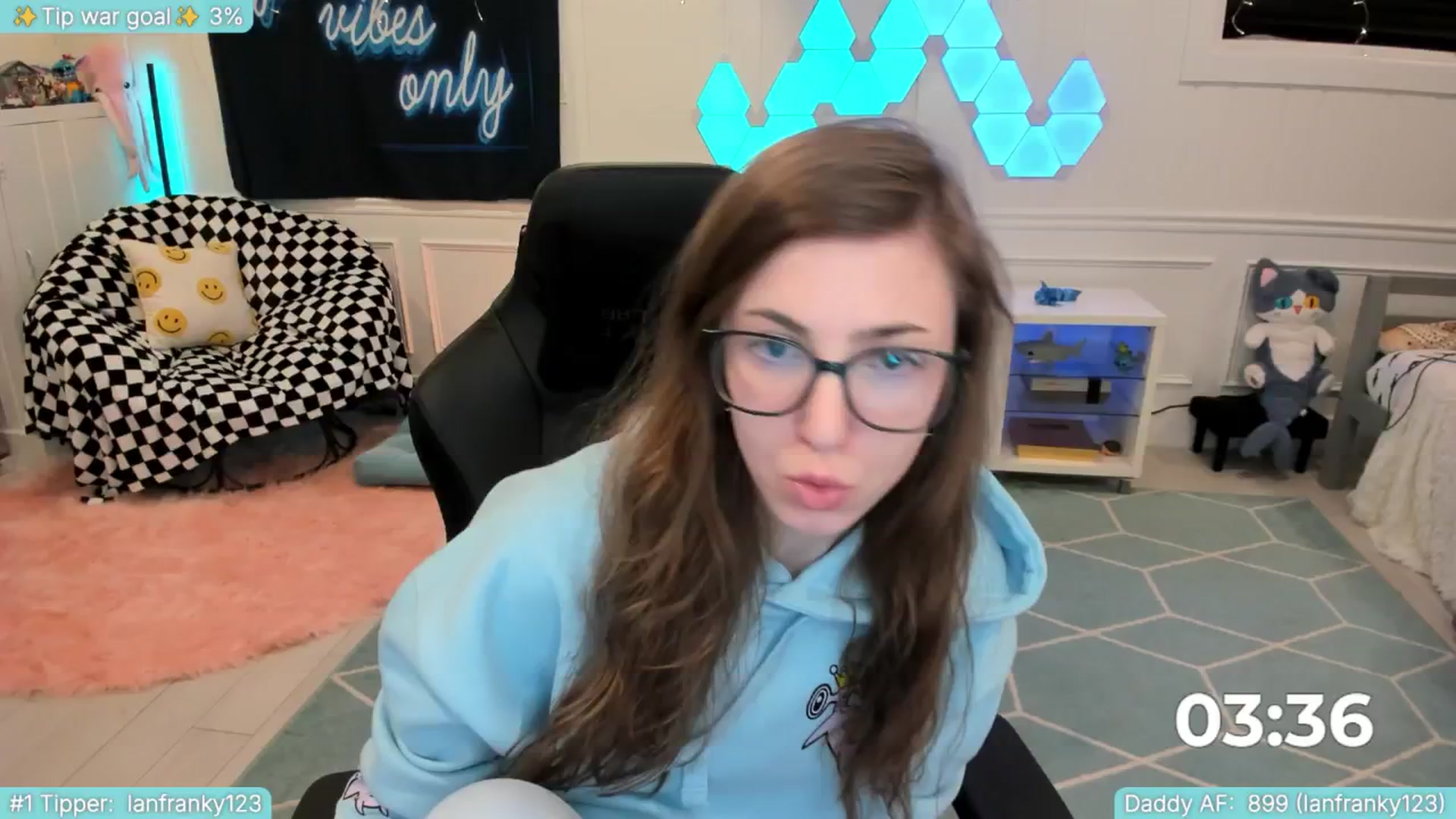 Gallery image thumbnail from TheSharkQueen's myfreecams stream on, 06/29/2025, 07:20 image 13 of 20