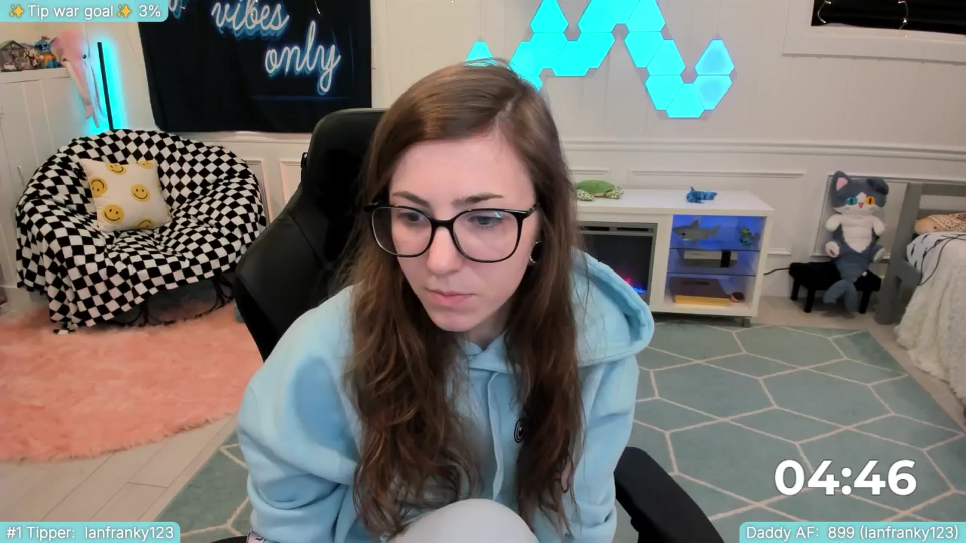 Gallery image thumbnail from TheSharkQueen's myfreecams stream on, 06/29/2025, 07:20 image 11 of 20