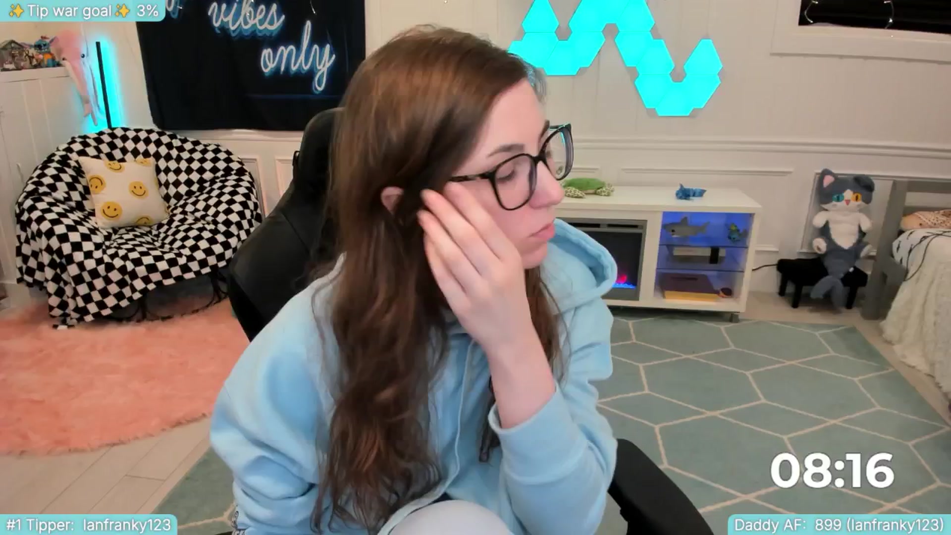Gallery image thumbnail from TheSharkQueen's myfreecams stream on, 06/29/2025, 07:20 image 5 of 20
