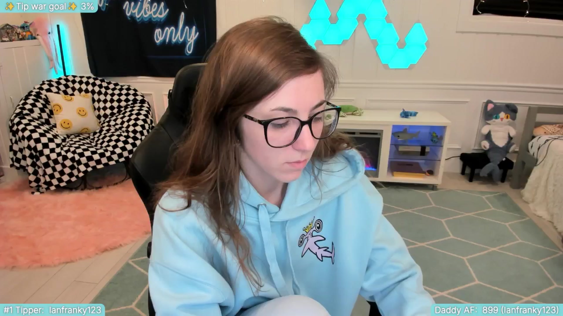 Gallery image thumbnail from TheSharkQueen's myfreecams stream on, 06/29/2025, 07:20 image 2 of 20