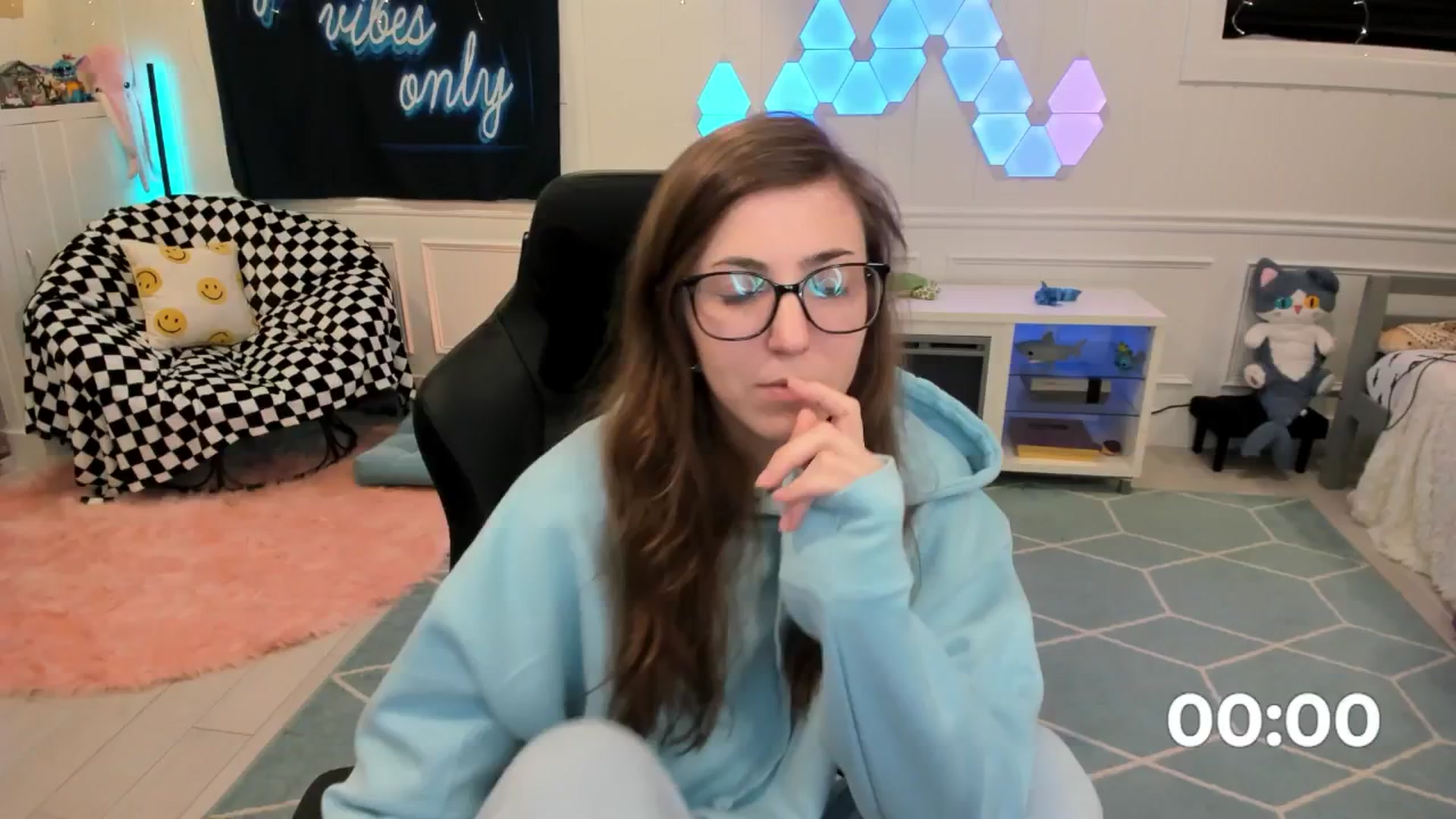 Gallery image thumbnail from TheSharkQueen's myfreecams stream on, 06/29/2025, 07:20 image 20 of 20