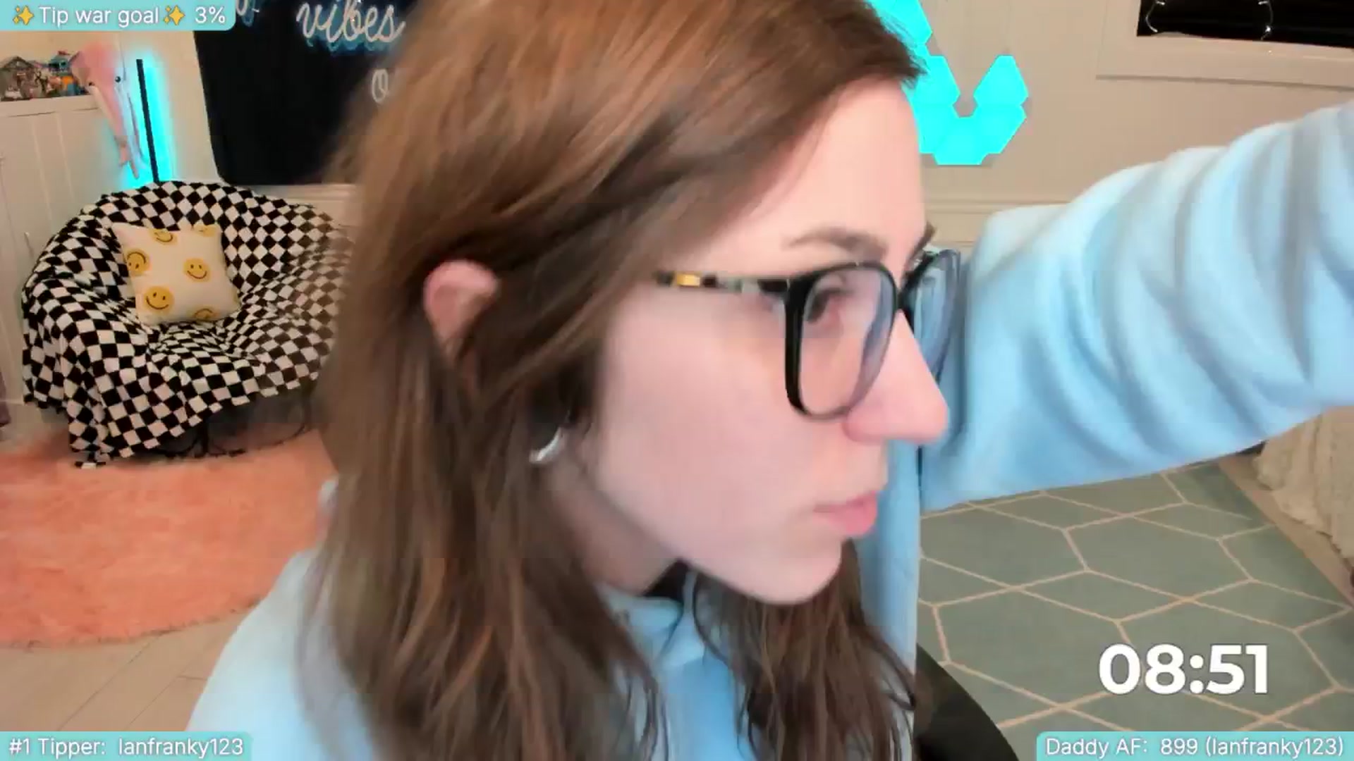 Gallery image thumbnail from TheSharkQueen's myfreecams stream on, 06/29/2025, 07:20 image 4 of 20