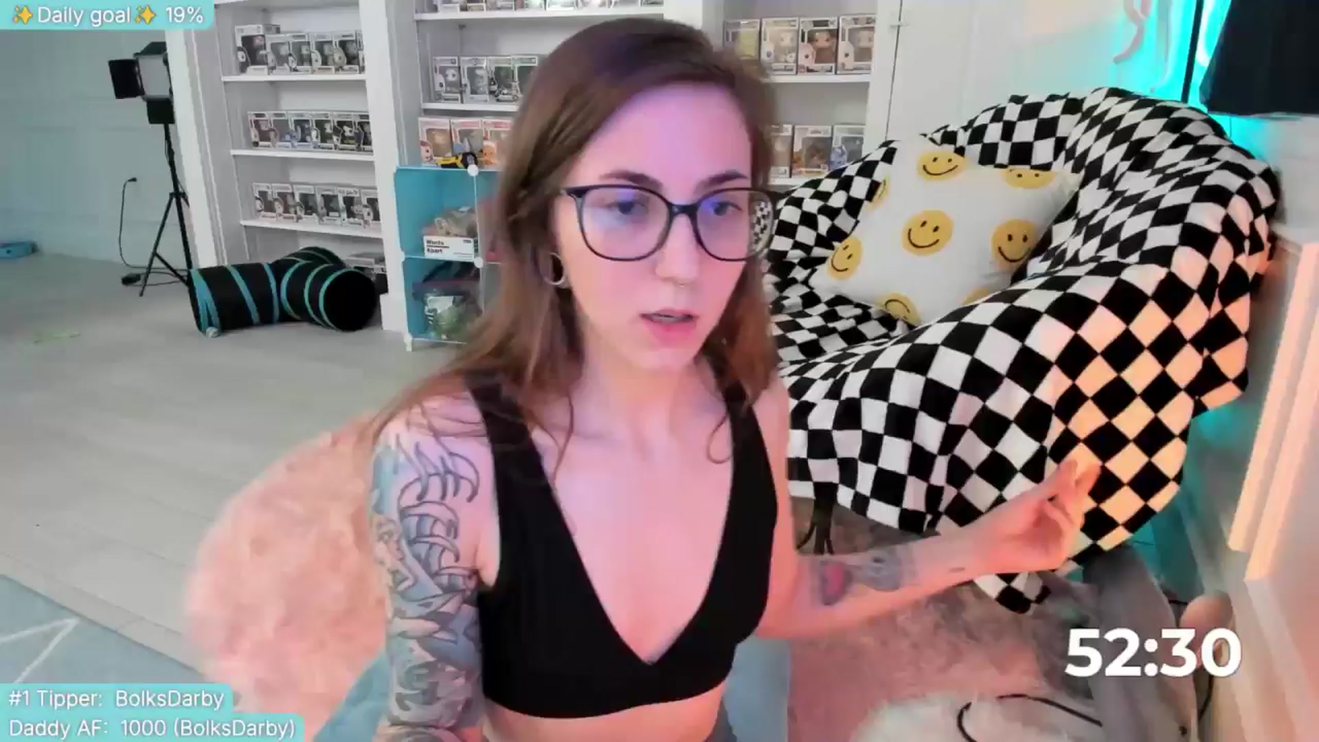 Gallery image thumbnail from TheSharkQueen's myfreecams stream on, 07/01/2025, 08:25 image 2 of 20