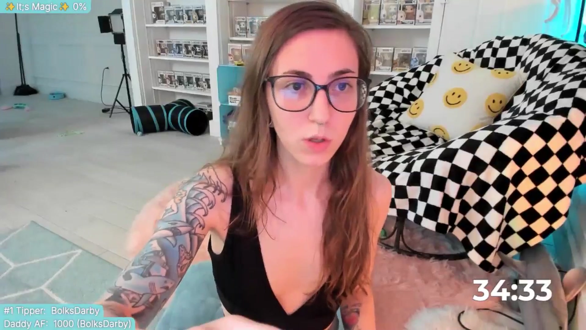 Gallery image thumbnail from TheSharkQueen's myfreecams stream on, 07/01/2025, 08:58 image 2 of 20