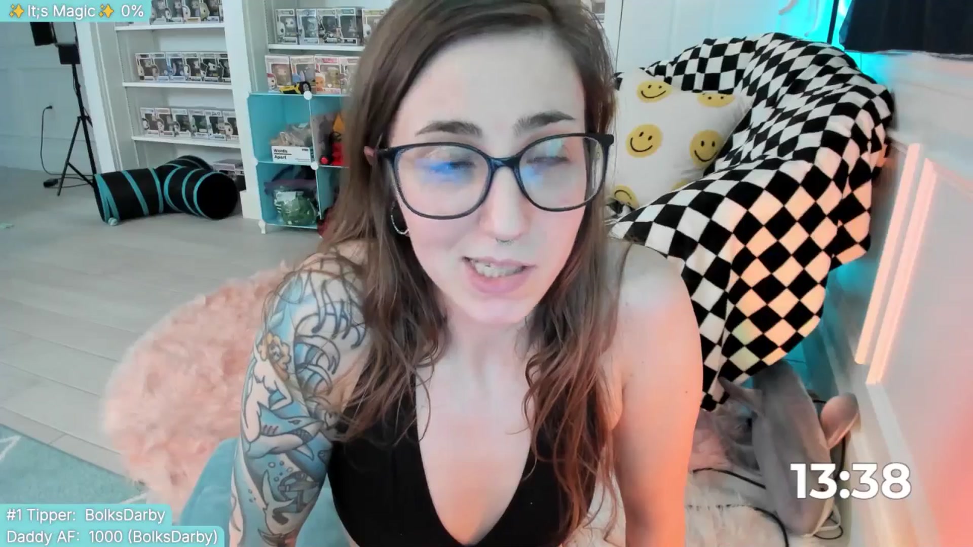 Gallery image thumbnail from TheSharkQueen's myfreecams stream on, 07/01/2025, 08:58 image 15 of 20