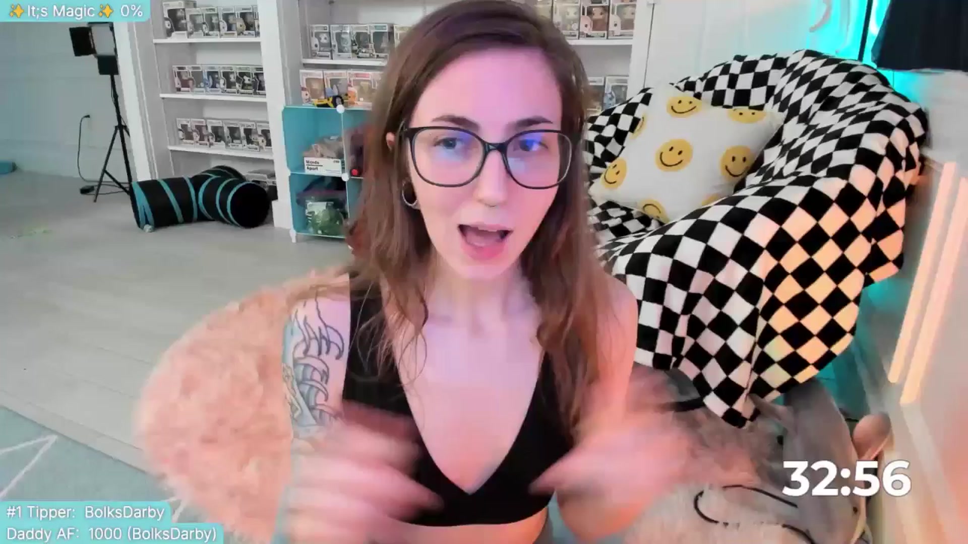 Gallery image thumbnail from TheSharkQueen's myfreecams stream on, 07/01/2025, 08:58 image 3 of 20