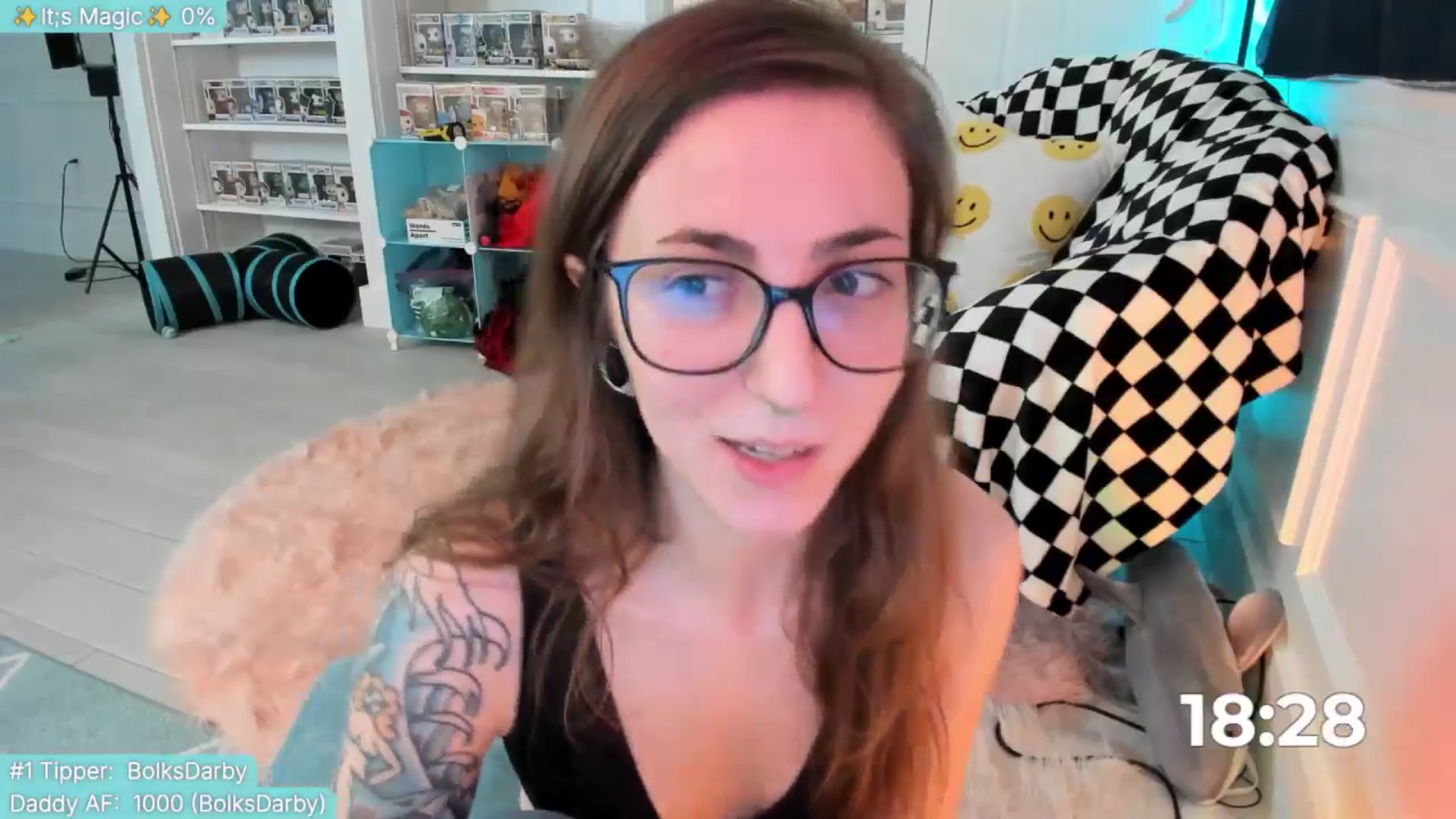 Gallery image thumbnail from TheSharkQueen's myfreecams stream on, 07/01/2025, 08:58 image 12 of 20