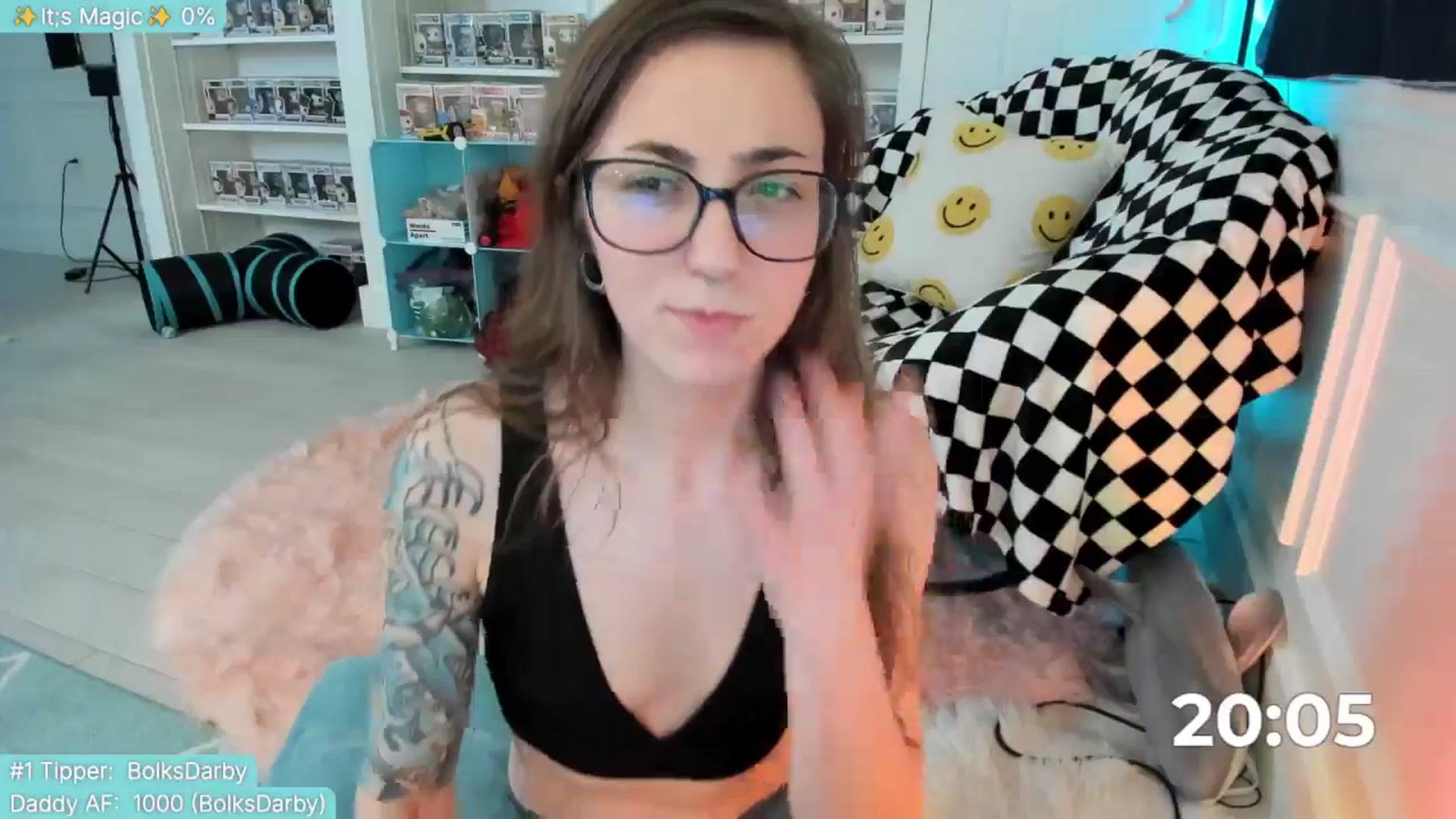 Gallery image thumbnail from TheSharkQueen's myfreecams stream on, 07/01/2025, 08:58 image 11 of 20