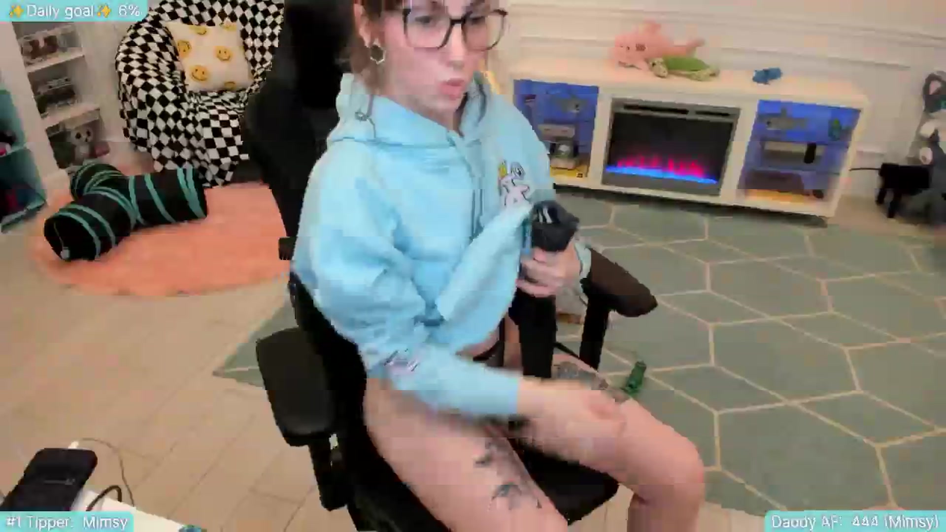 Gallery image thumbnail from TheSharkQueen's myfreecams stream on, 07/02/2025, 06:09 image 12 of 20