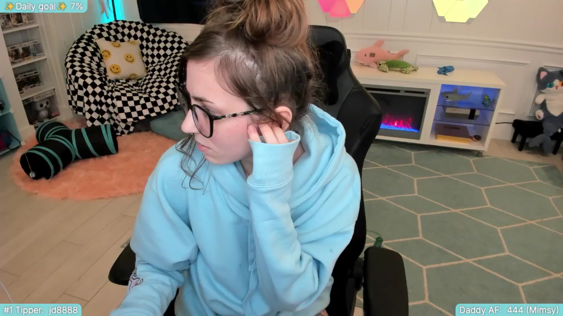 Gallery image thumbnail from TheSharkQueen's myfreecams stream on, 07/02/2025, 06:09 image 14 of 20