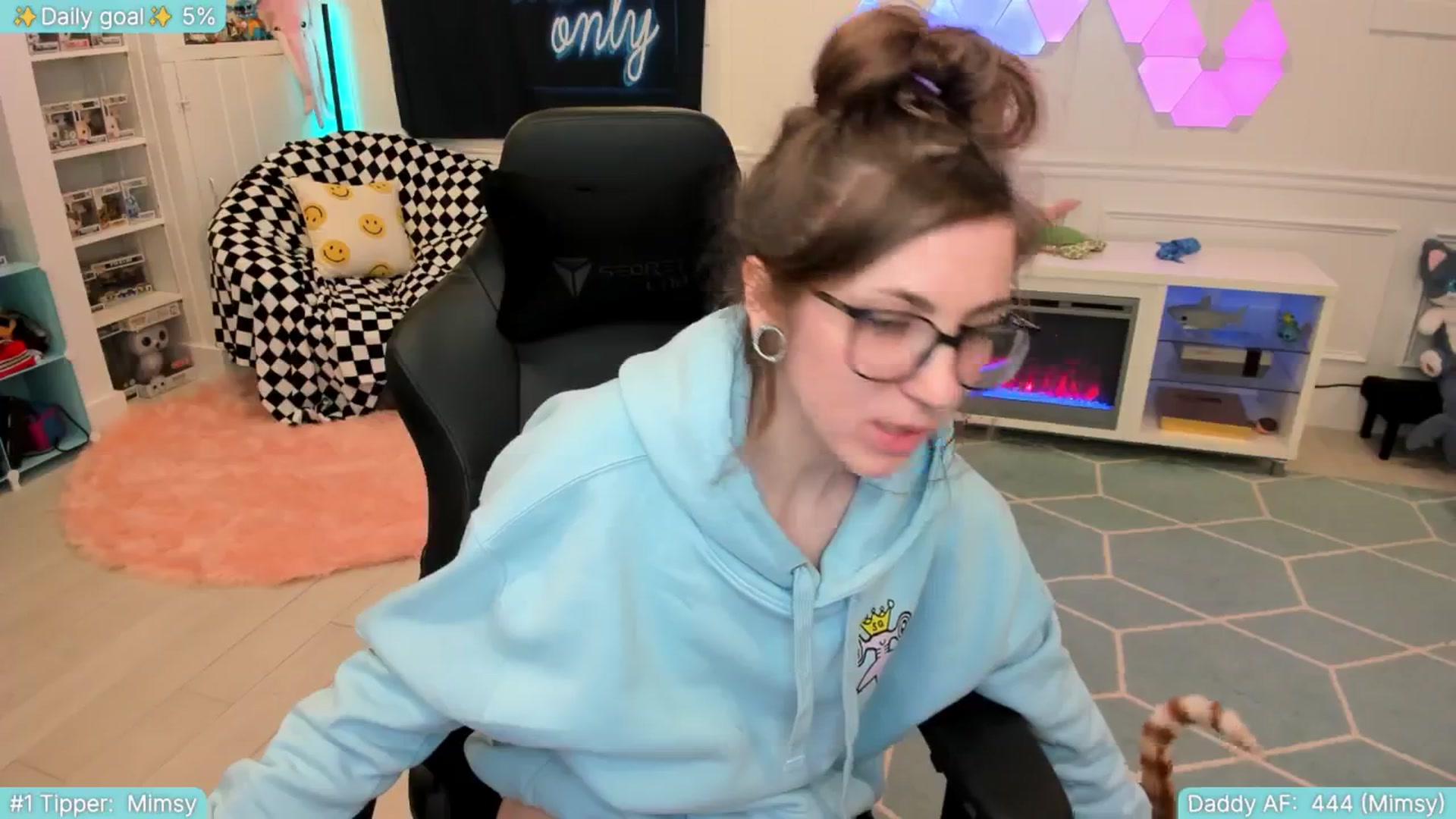 Gallery image thumbnail from TheSharkQueen's myfreecams stream on, 07/02/2025, 06:09 image 6 of 20