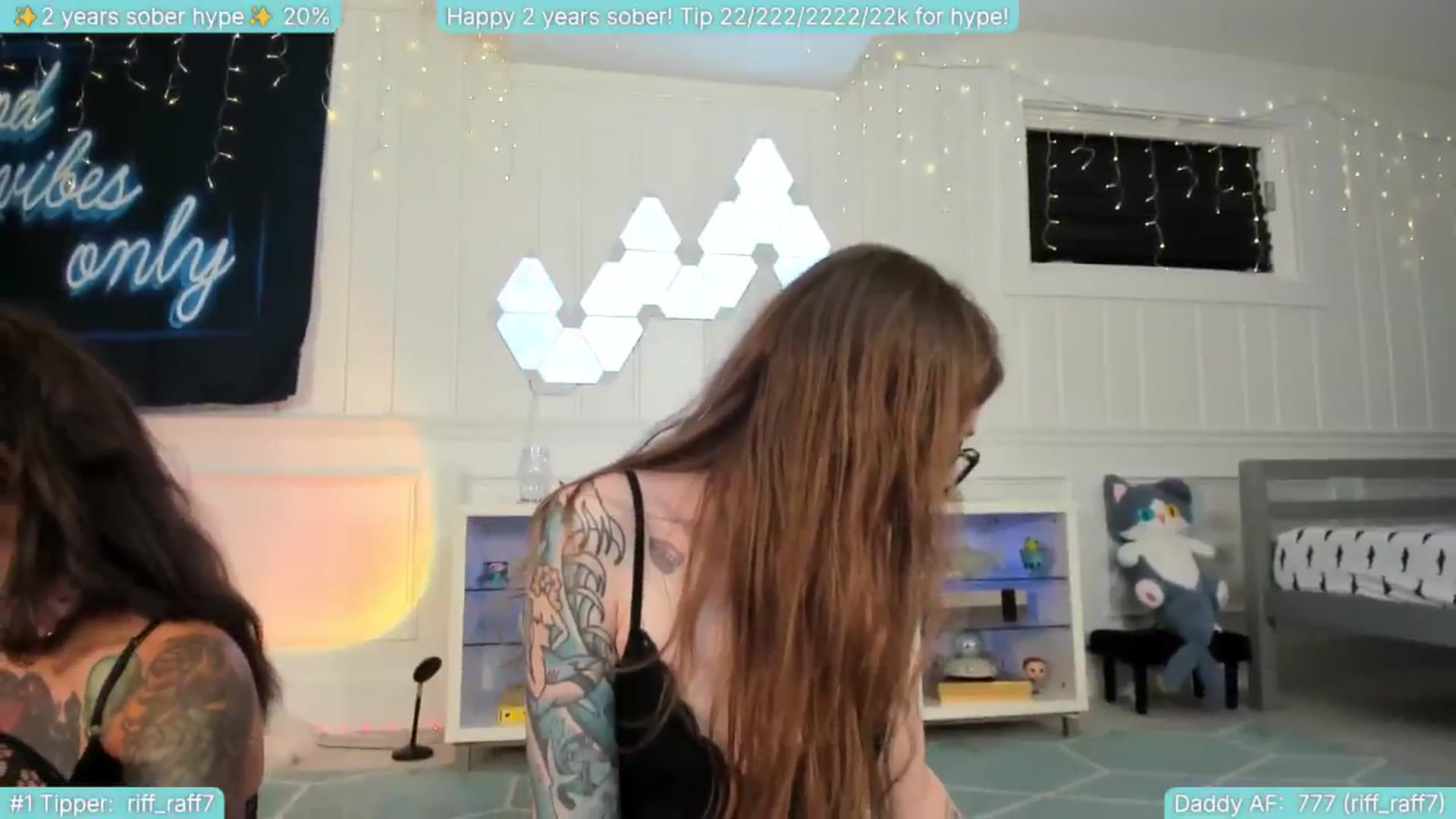 Gallery image thumbnail from TheSharkQueen's myfreecams stream on, 07/06/2025, 08:51 image 10 of 20