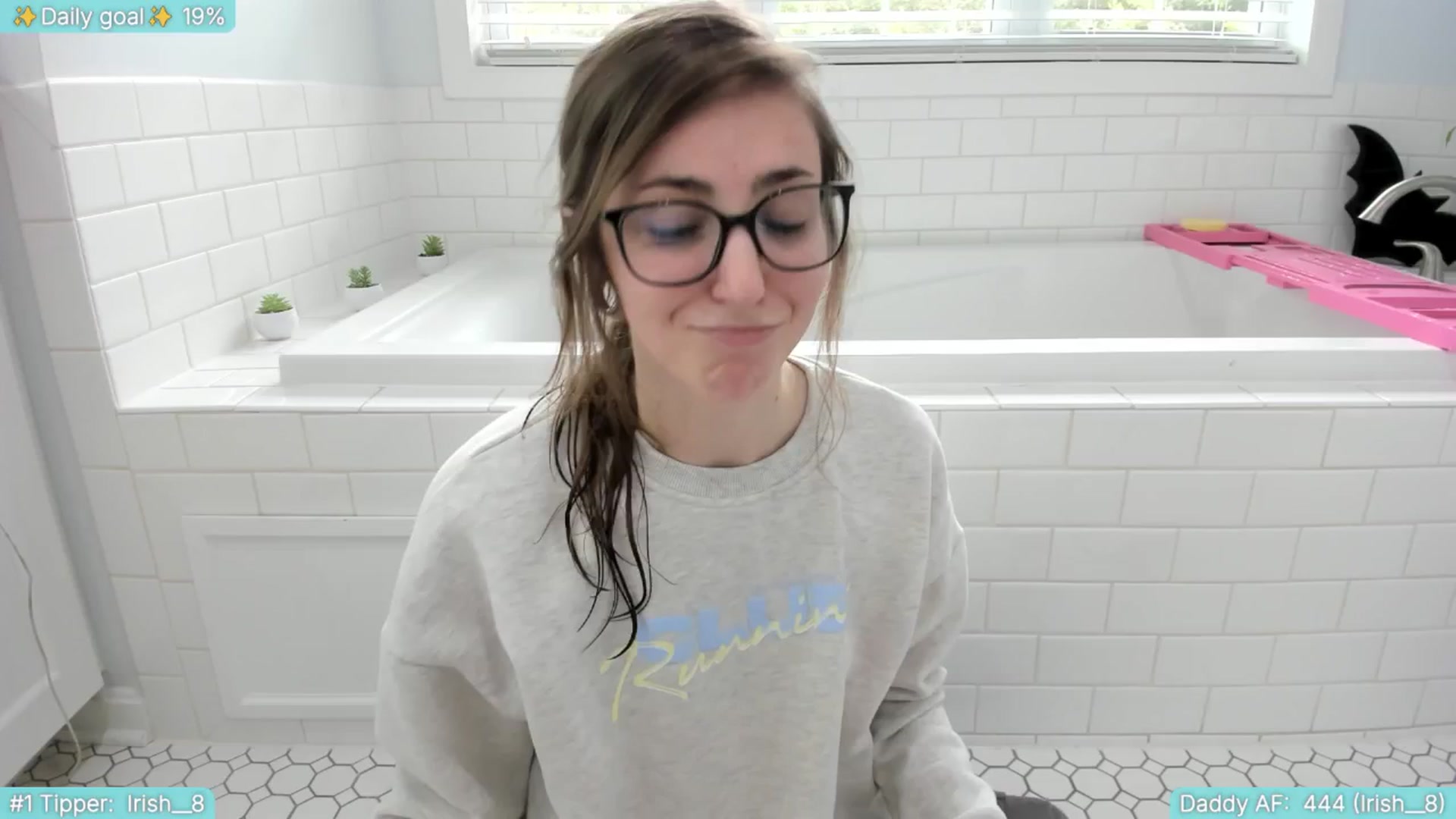 Gallery image thumbnail from TheSharkQueen's myfreecams stream on, 07/12/2025, 20:49 image 15 of 20