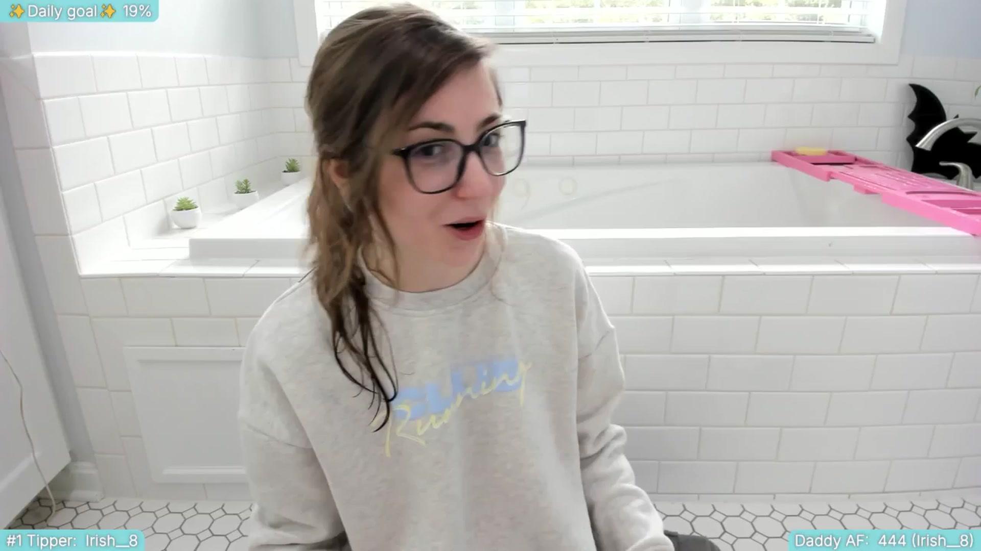 Gallery image thumbnail from TheSharkQueen's myfreecams stream on, 07/12/2025, 20:49 image 16 of 20