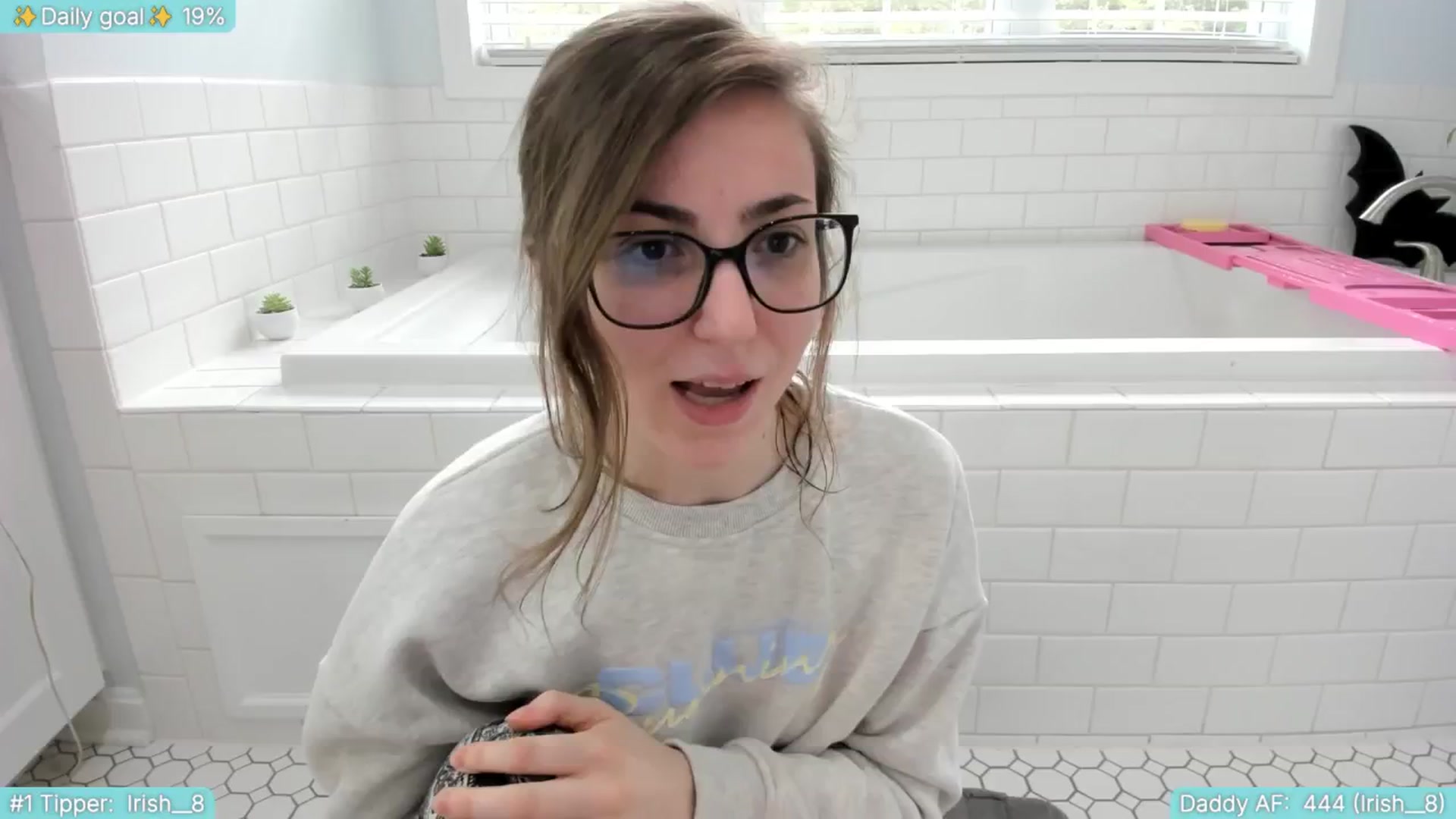 Gallery image thumbnail from TheSharkQueen's myfreecams stream on, 07/12/2025, 20:49 image 20 of 20