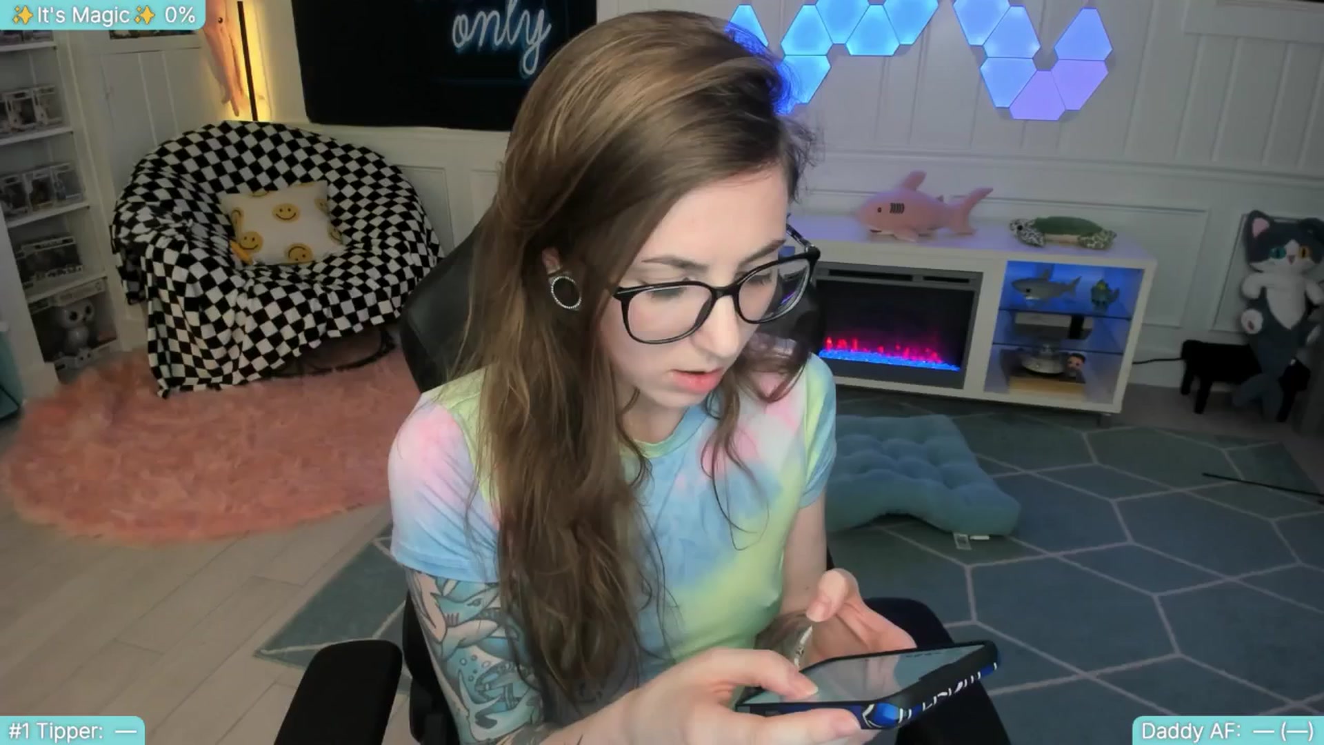 Gallery image thumbnail from TheSharkQueen's myfreecams stream on, 07/16/2025, 02:22 image 4 of 20