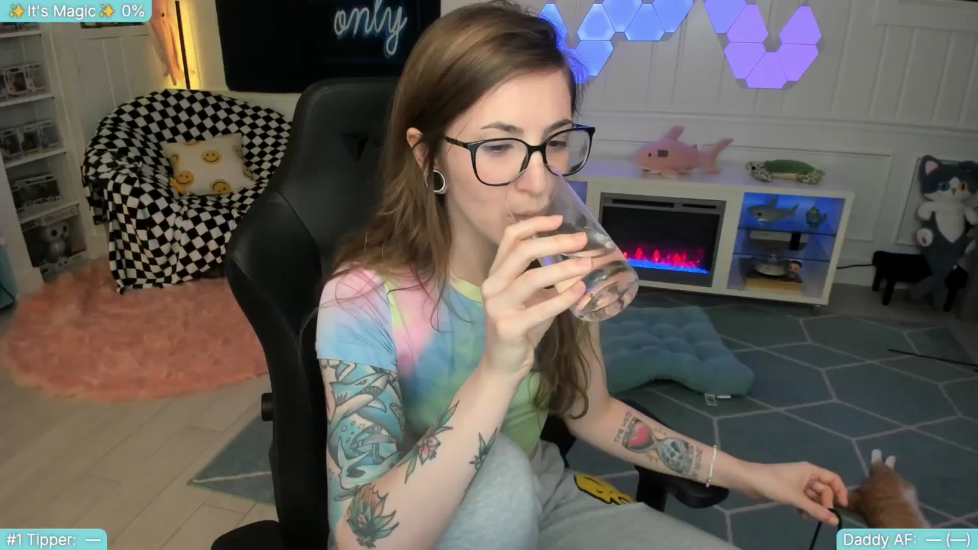 Gallery image thumbnail from TheSharkQueen's myfreecams stream on, 07/16/2025, 02:22 image 10 of 20