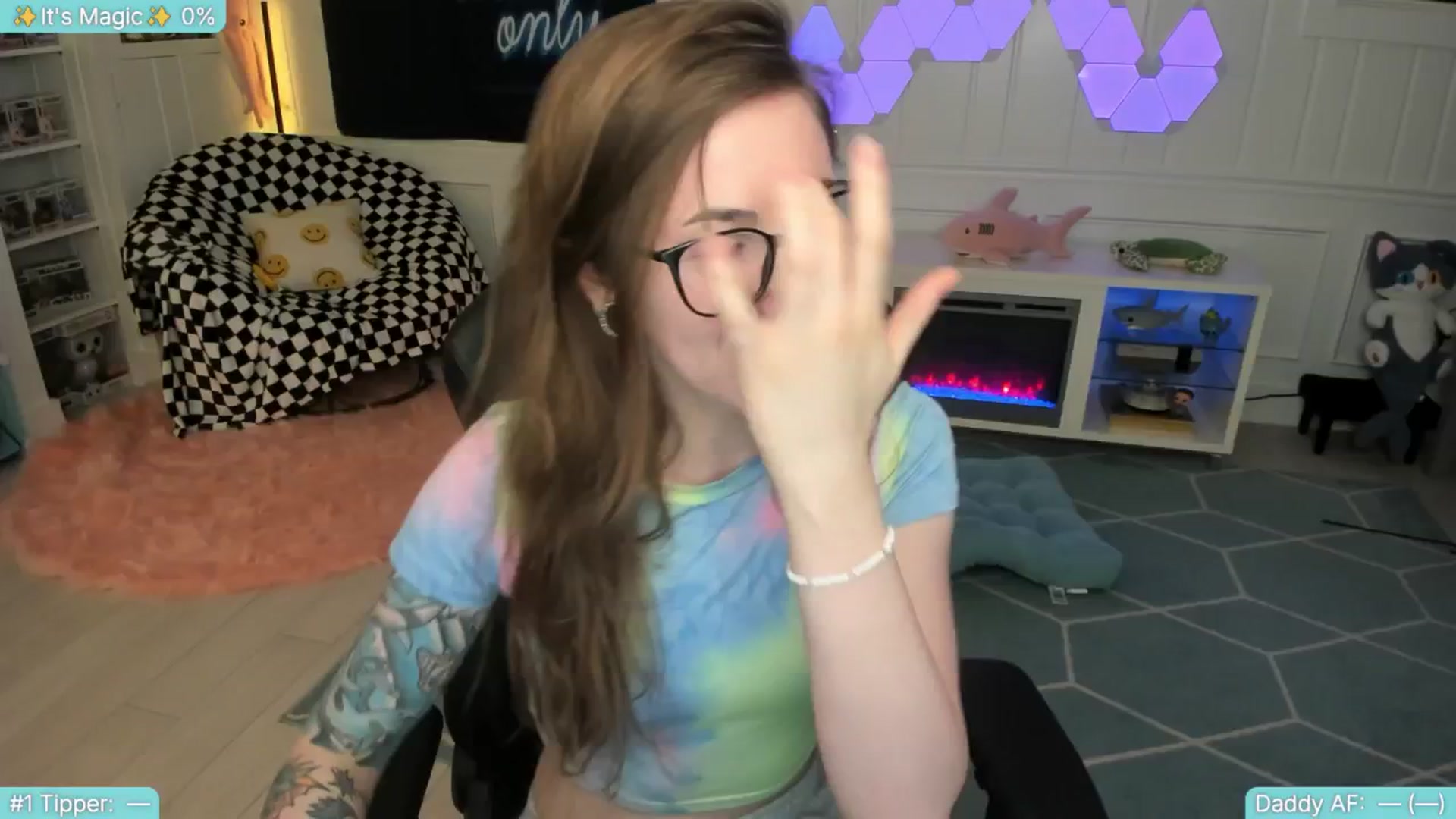 Gallery image thumbnail from TheSharkQueen's myfreecams stream on, 07/16/2025, 02:22 image 1 of 20