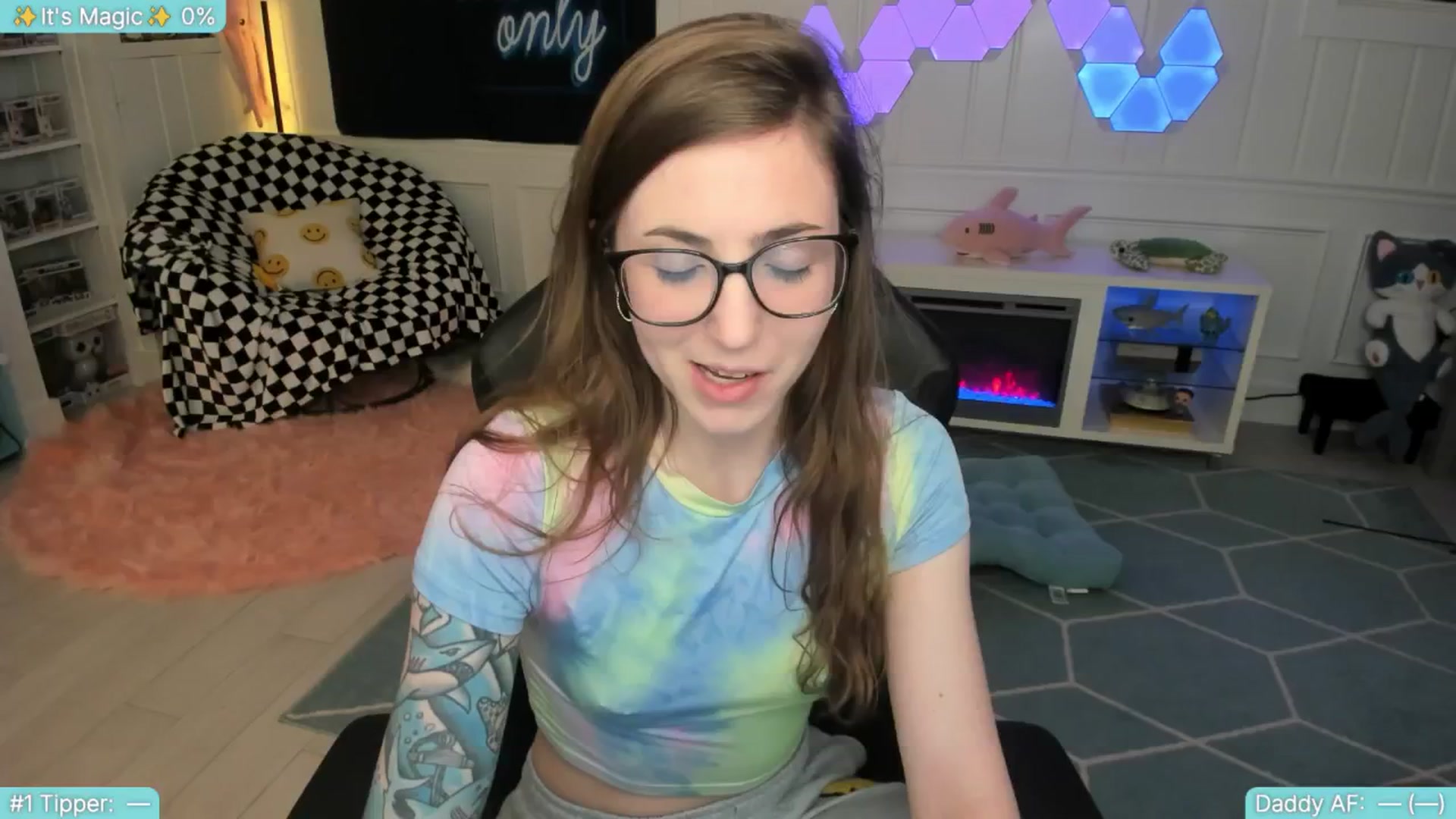 Gallery image thumbnail from TheSharkQueen's myfreecams stream on, 07/16/2025, 02:22 image 7 of 20