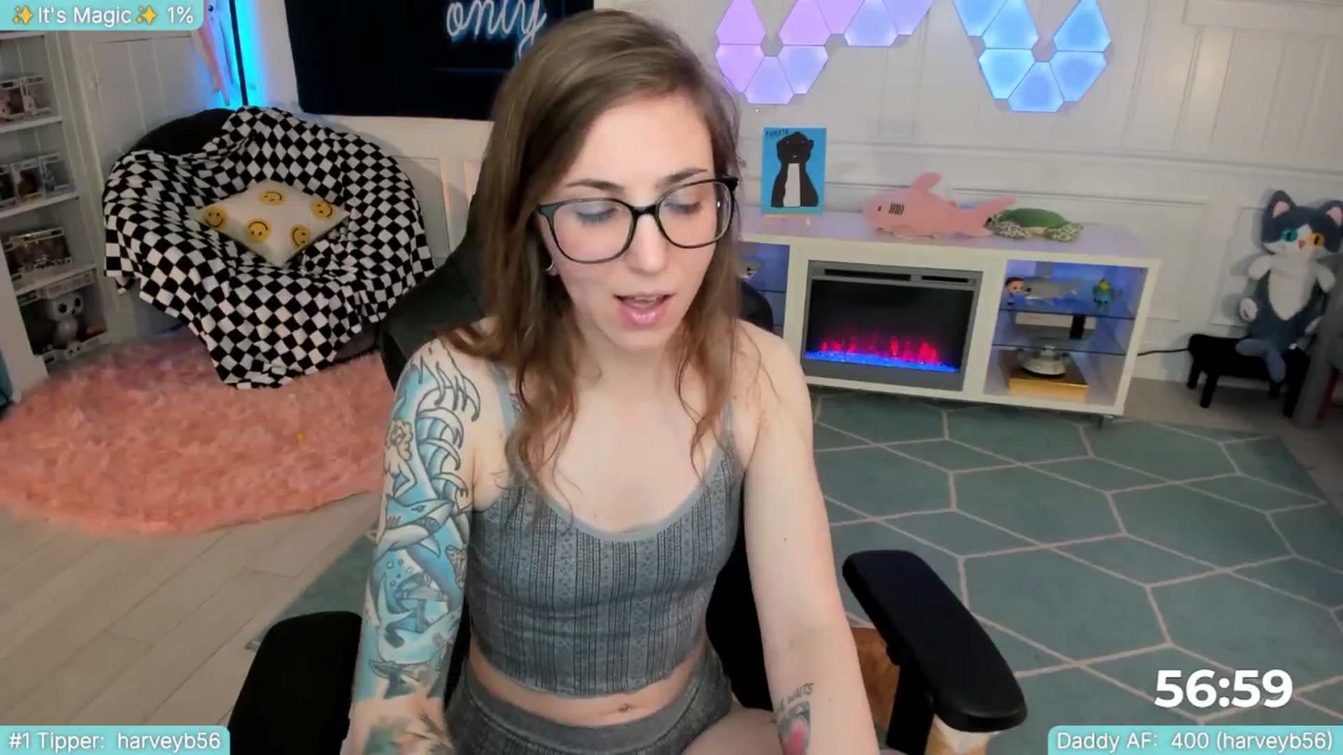 Gallery image thumbnail from TheSharkQueen's myfreecams stream on, 07/25/2025, 04:39 image 8 of 20