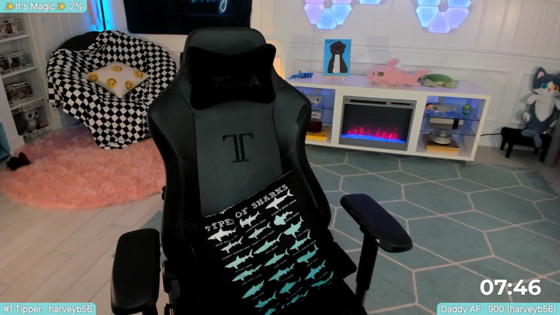 Gallery image thumbnail from TheSharkQueen's myfreecams stream on, 07/25/2025, 04:39 image 16 of 20