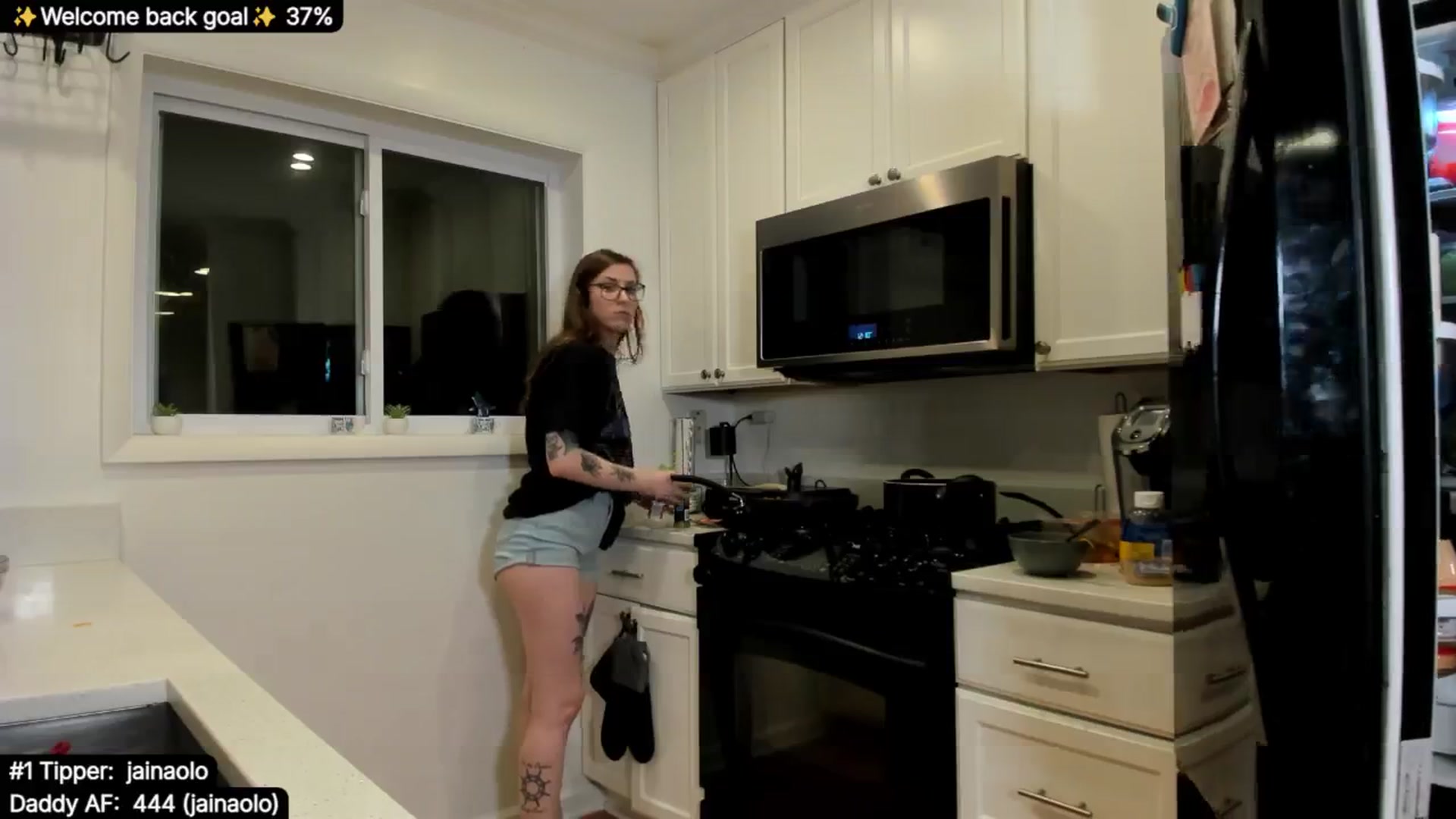 Gallery image thumbnail from TheSharkQueen's myfreecams stream on, 08/05/2025, 05:23 image 8 of 20