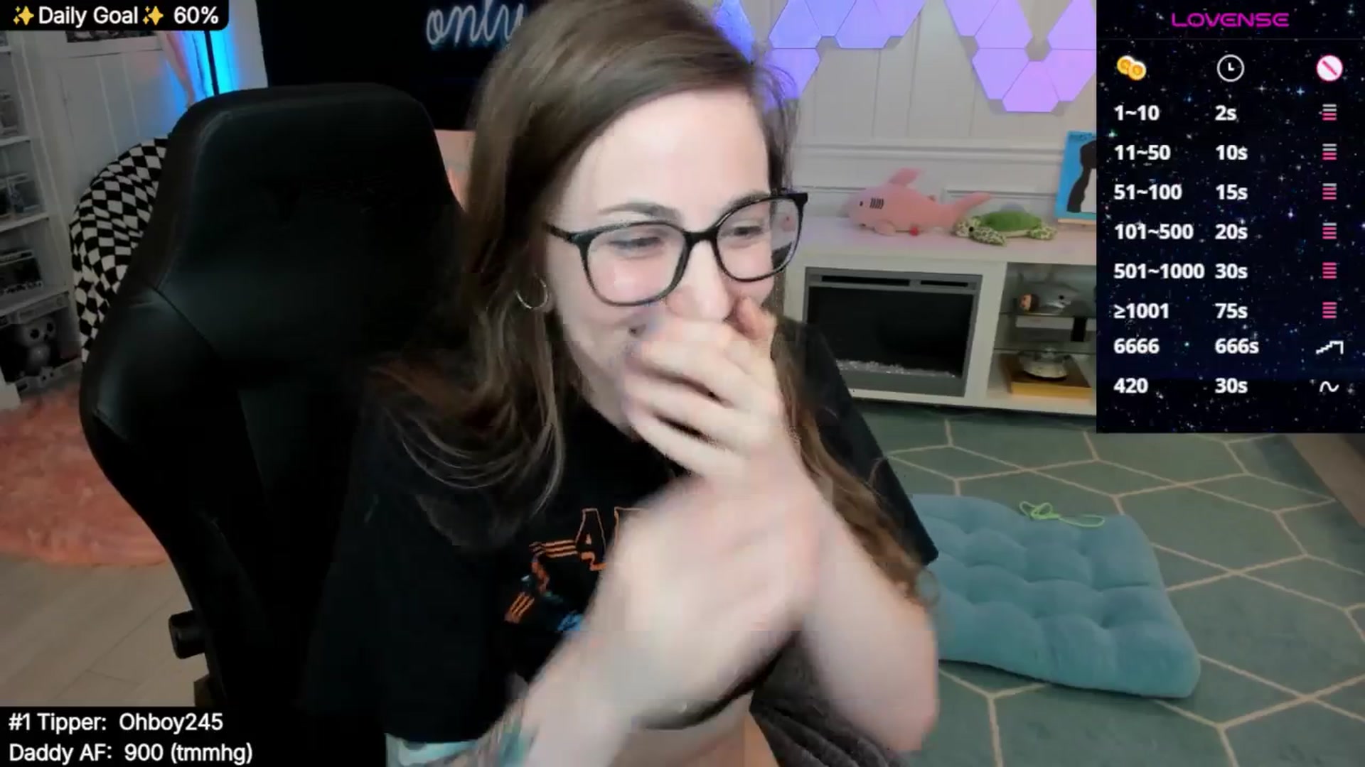 Gallery image thumbnail from TheSharkQueen's myfreecams stream on, 08/13/2025, 05:43 image 15 of 20