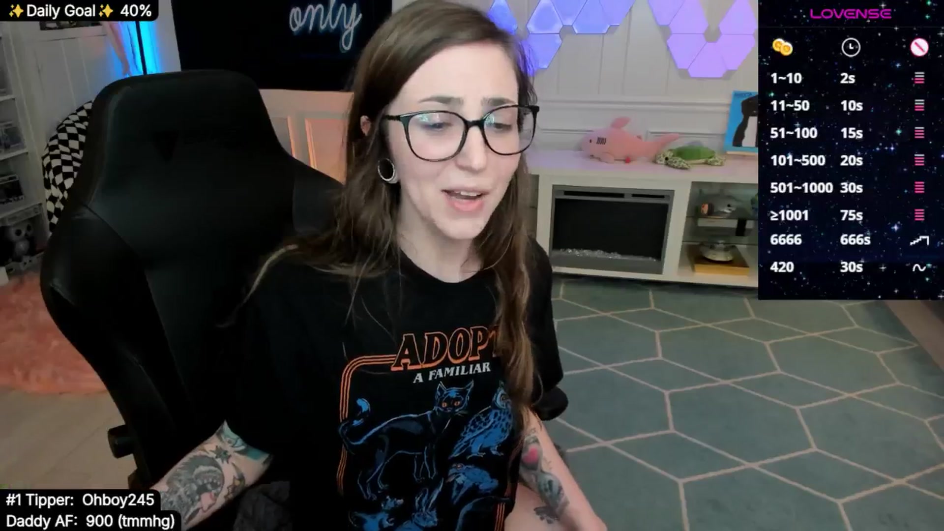 Gallery image thumbnail from TheSharkQueen's myfreecams stream on, 08/13/2025, 05:43 image 9 of 20