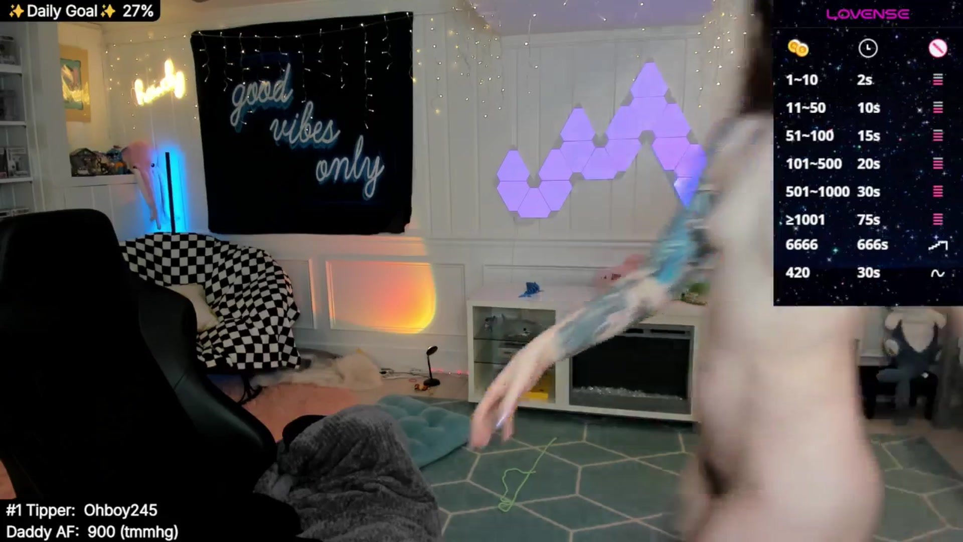 Gallery image thumbnail from TheSharkQueen's myfreecams stream on, 08/13/2025, 05:43 image 6 of 20