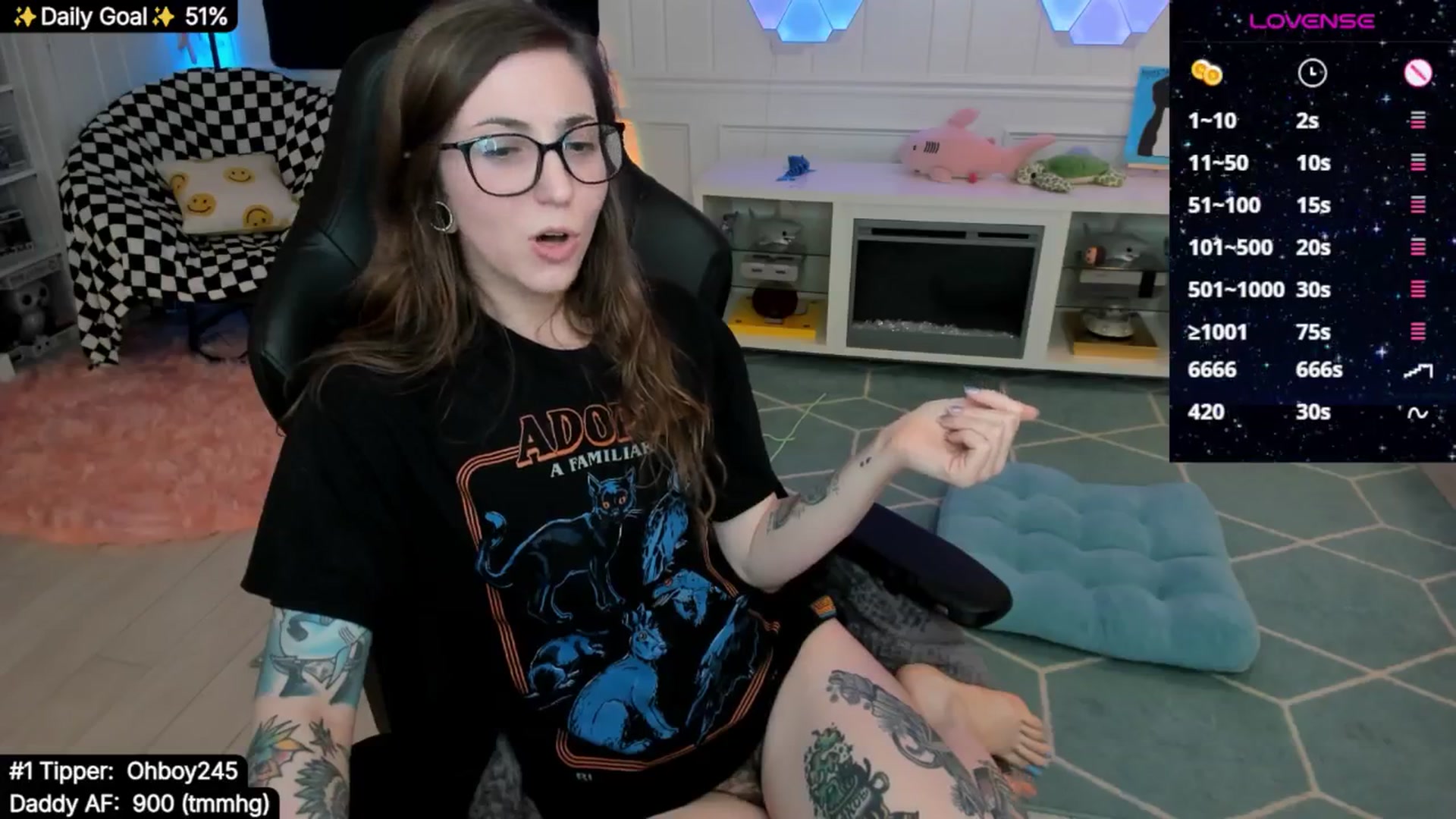Gallery image thumbnail from TheSharkQueen's myfreecams stream on, 08/13/2025, 05:43 image 14 of 20