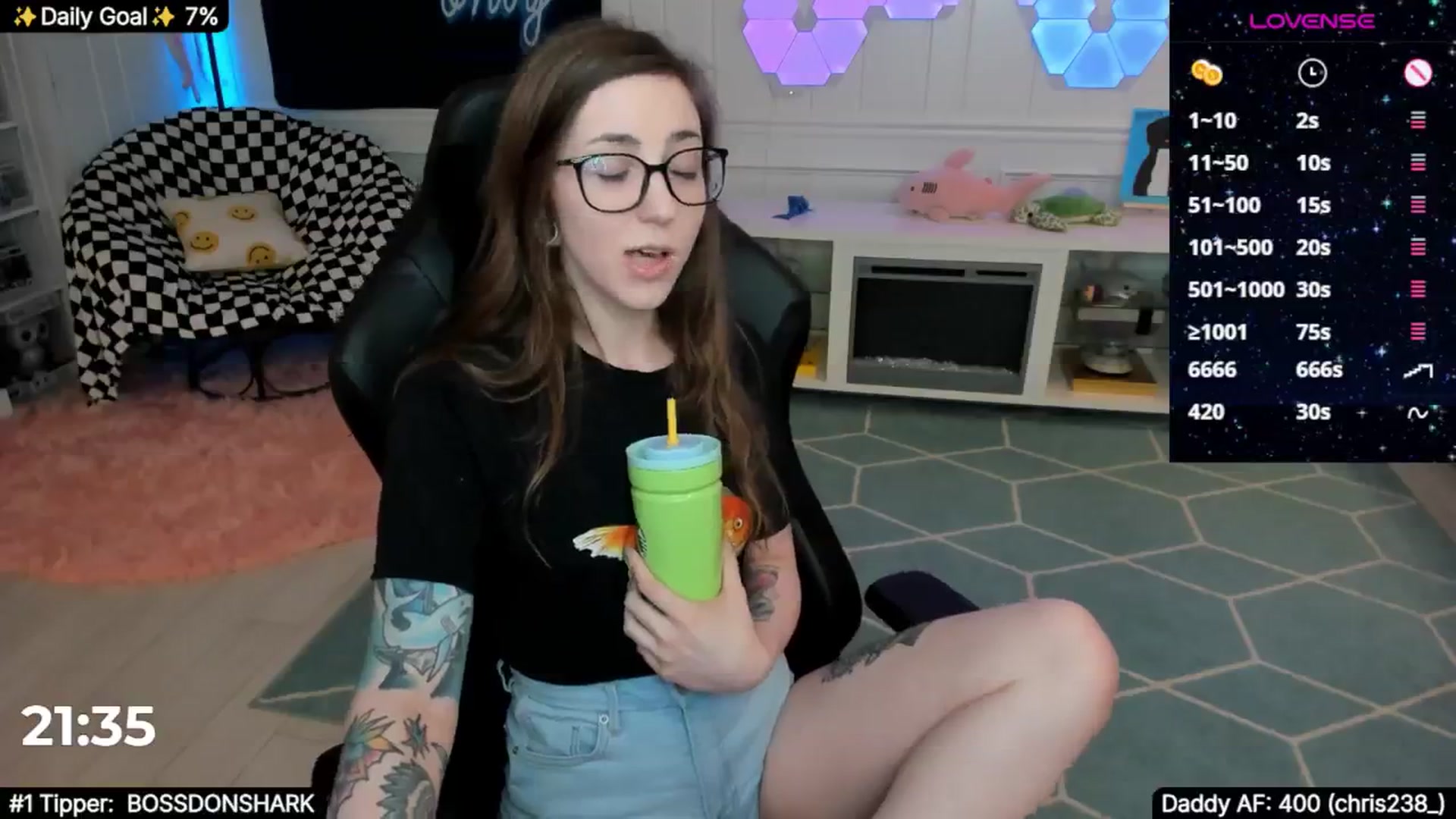 Gallery image thumbnail from TheSharkQueen's myfreecams stream on, 08/15/2025, 04:50 image 10 of 20