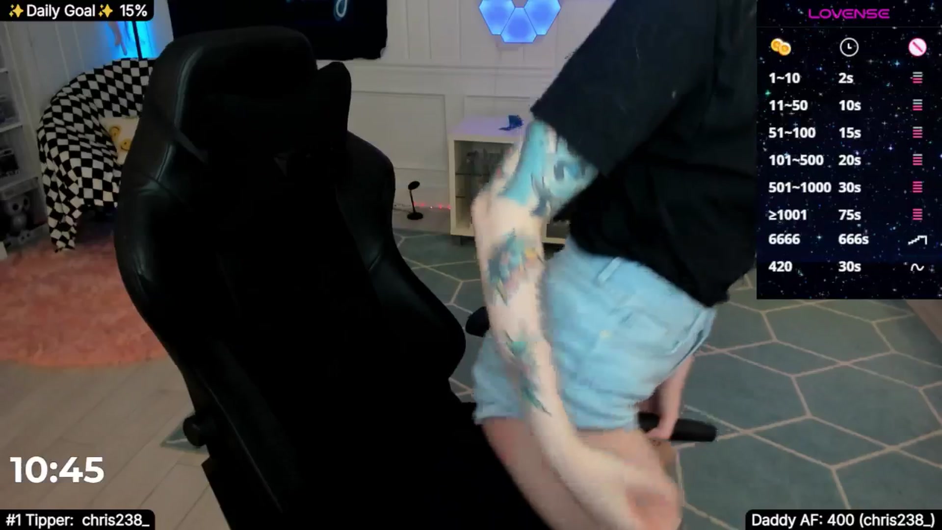 Gallery image thumbnail from TheSharkQueen's myfreecams stream on, 08/15/2025, 04:50 image 11 of 20