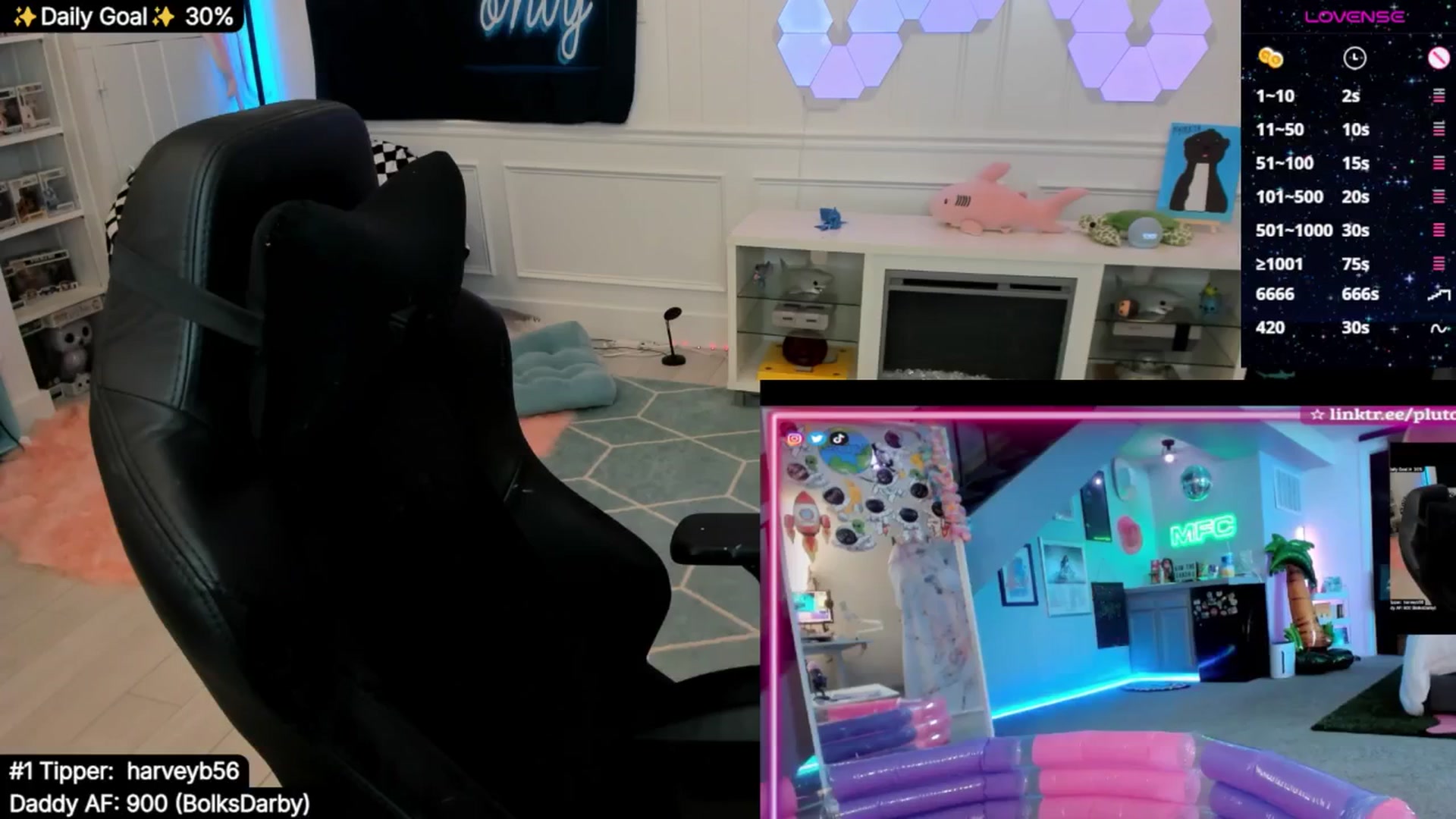 Gallery image thumbnail from TheSharkQueen's myfreecams stream on, 08/16/2025, 04:59 image 12 of 20