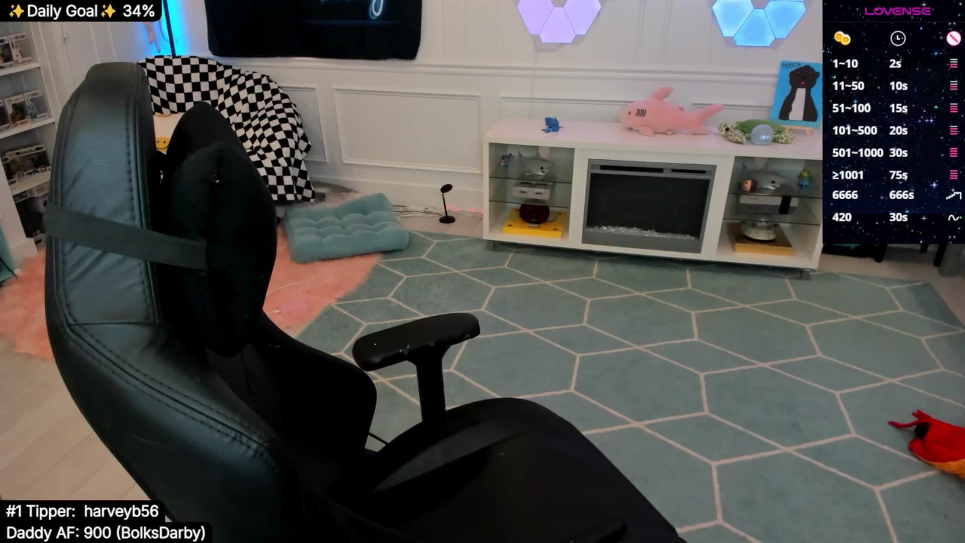 Gallery image thumbnail from TheSharkQueen's myfreecams stream on, 08/16/2025, 04:59 image 17 of 20