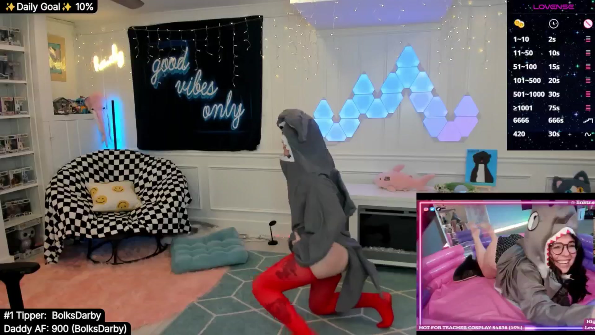 Gallery image thumbnail from TheSharkQueen's myfreecams stream on, 08/16/2025, 04:59 image 7 of 20