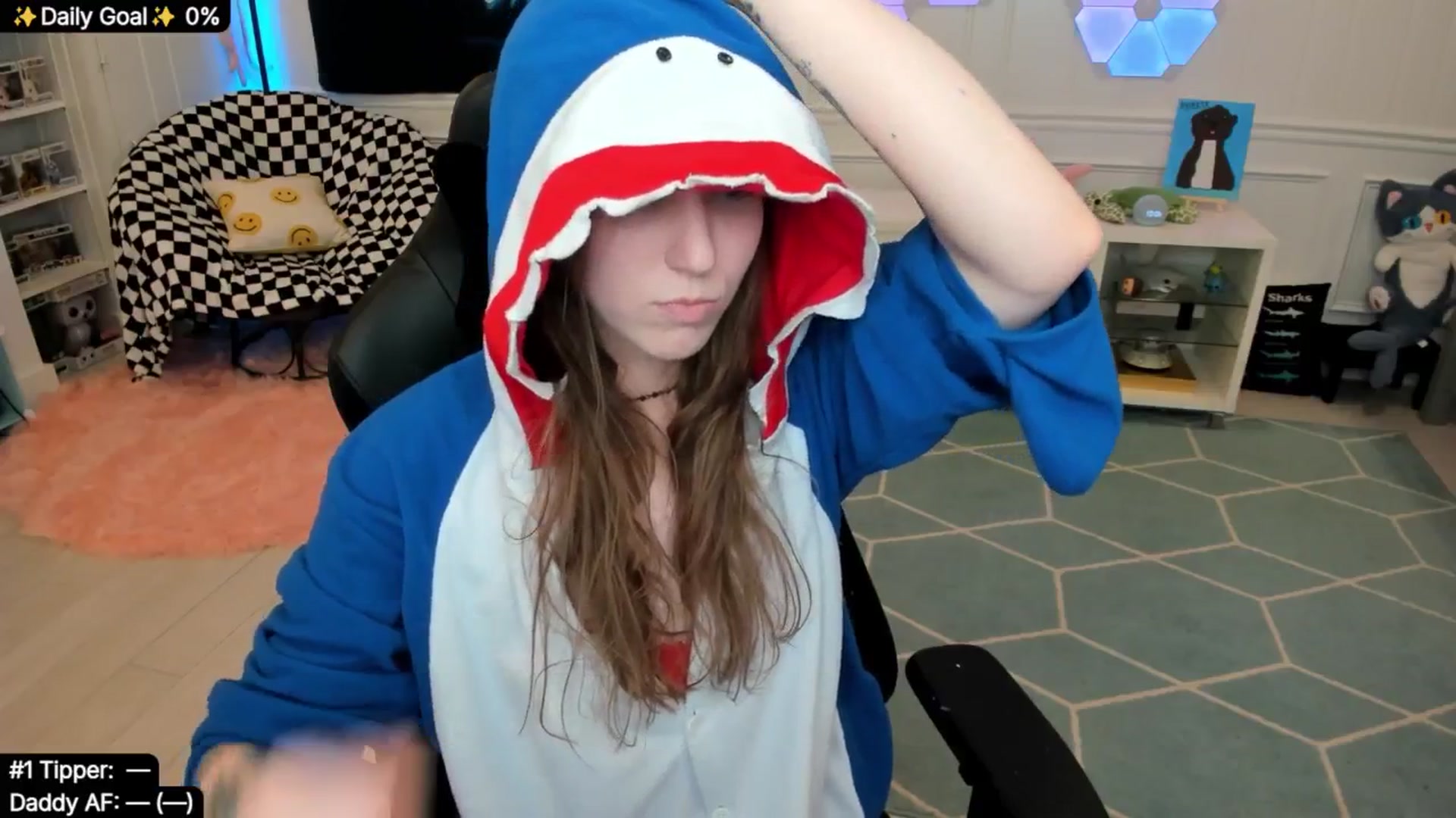 Gallery image thumbnail from TheSharkQueen's myfreecams stream on, 08/16/2025, 04:59 image 5 of 20
