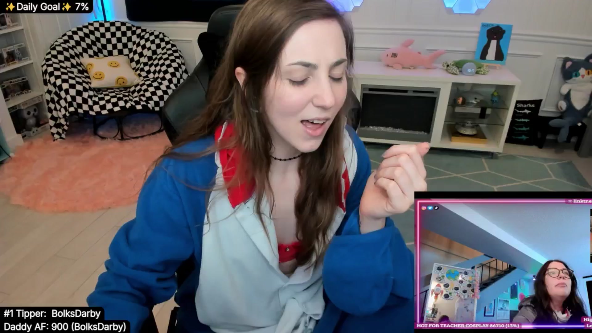 Gallery image thumbnail from TheSharkQueen's myfreecams stream on, 08/16/2025, 04:59 image 6 of 20