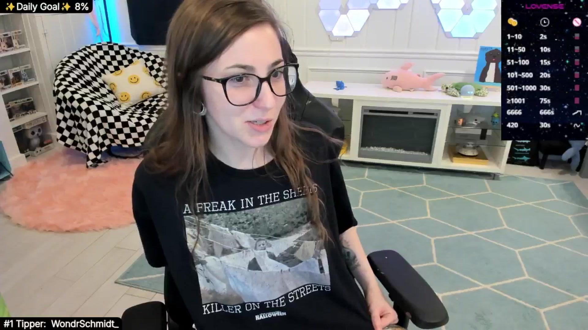 Gallery image thumbnail from TheSharkQueen's myfreecams stream on, 08/18/2025, 22:06 image 8 of 20